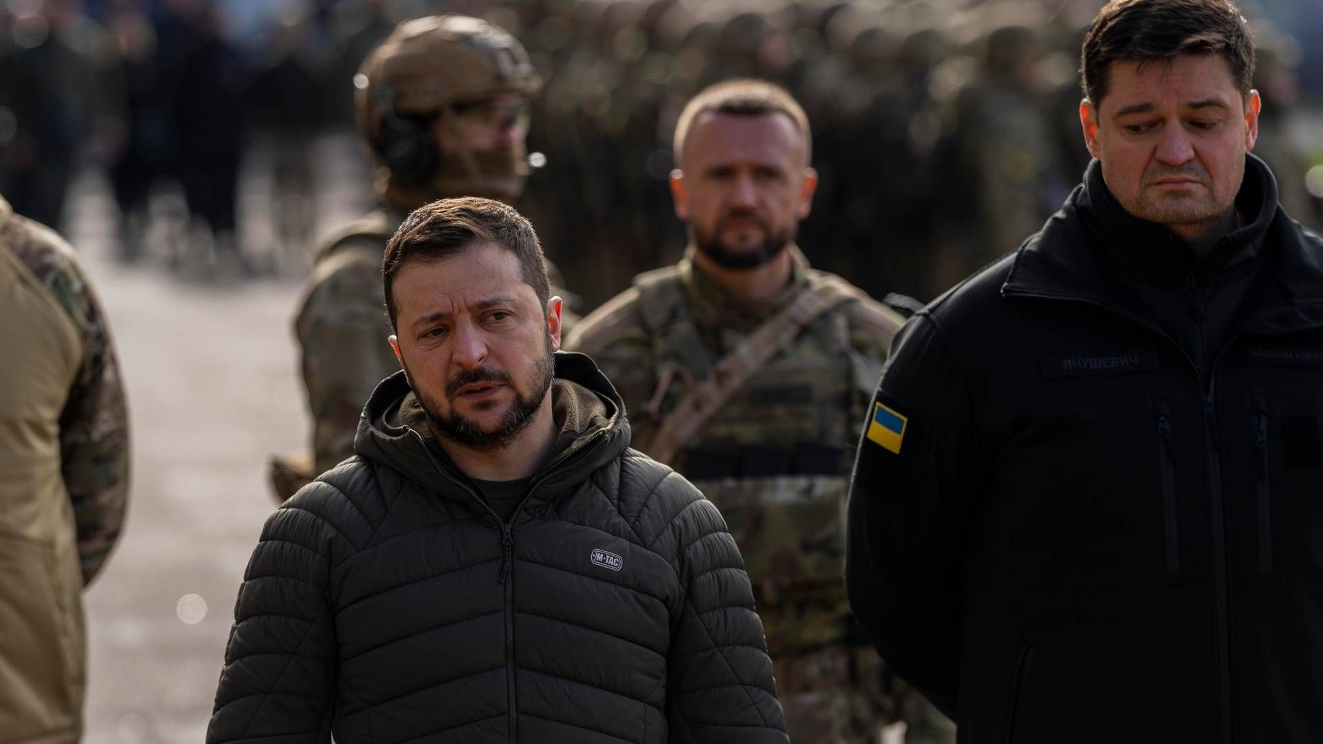STRØMLØSE ETTER ANGREP: Ukraina hevder angrepene er Russlands svar på at EU-parlamentet tidligere på dagen ba om at Russland må erklæres som en terrorstat. | Foto: AP Photo/Bernat Armangue