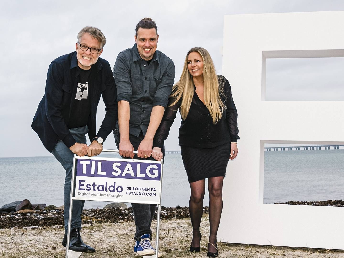 Serieinvestor Jan Lehrmann (tv.) sammen med direktør Jakob Neua Nørgaard og medejer Ann Rosenskjold | Foto: Estaldo / PR