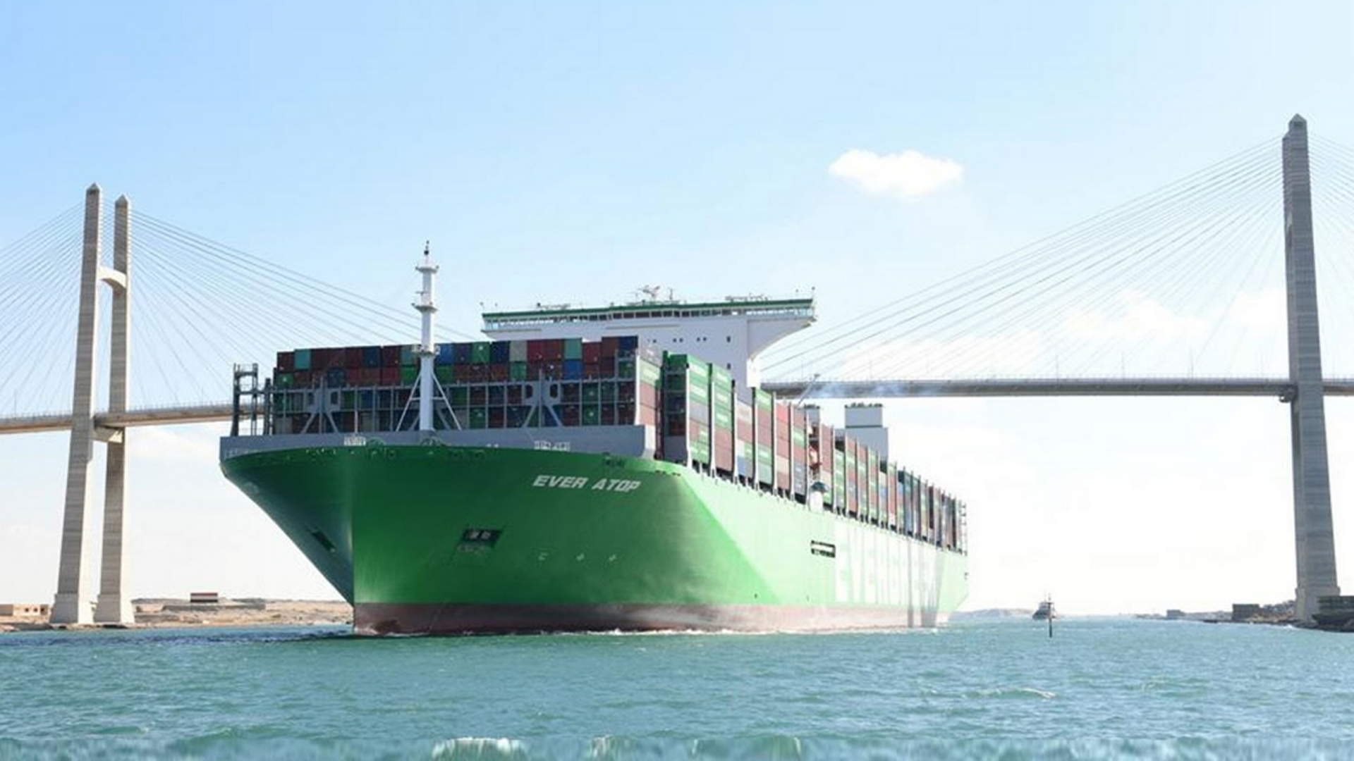 Ever Atop ranks as the world's largest container vessel with a capacity of 24,004 teu. Upon its completion in Oct. 2022, the ship was delivered to Evergreen. | Photo: Suez Canal Authority