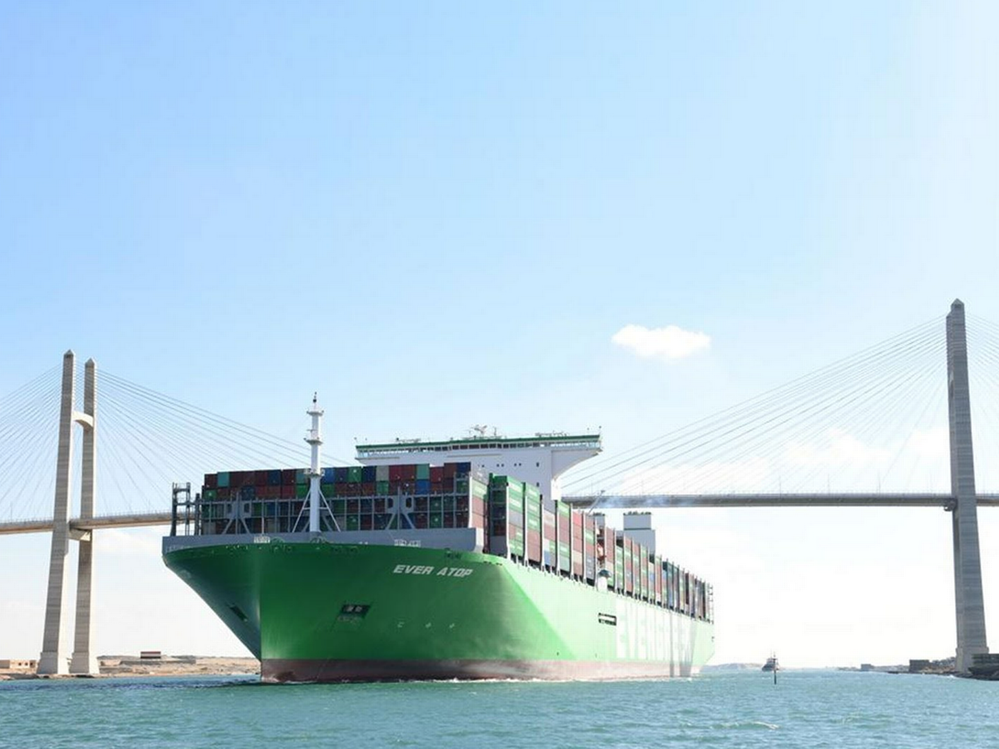 Ever Atop ranks as the world's largest container vessel with a capacity of 24,004 teu. Upon its completion in Oct. 2022, the ship was delivered to Evergreen. | Photo: Suez Canal Authority