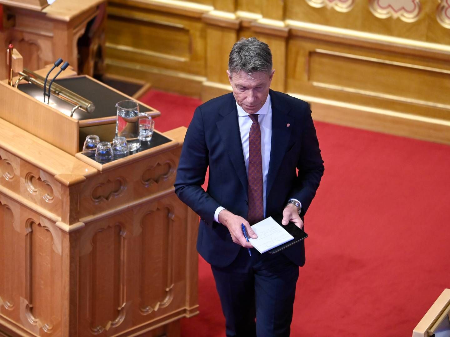 HAR SVART OPPOSISJONEN: Olje- og energiminister Terje Aasland blir utfordret av Rødt og SV om Fosen-saken. | Foto: Annika Byrde / NTB
