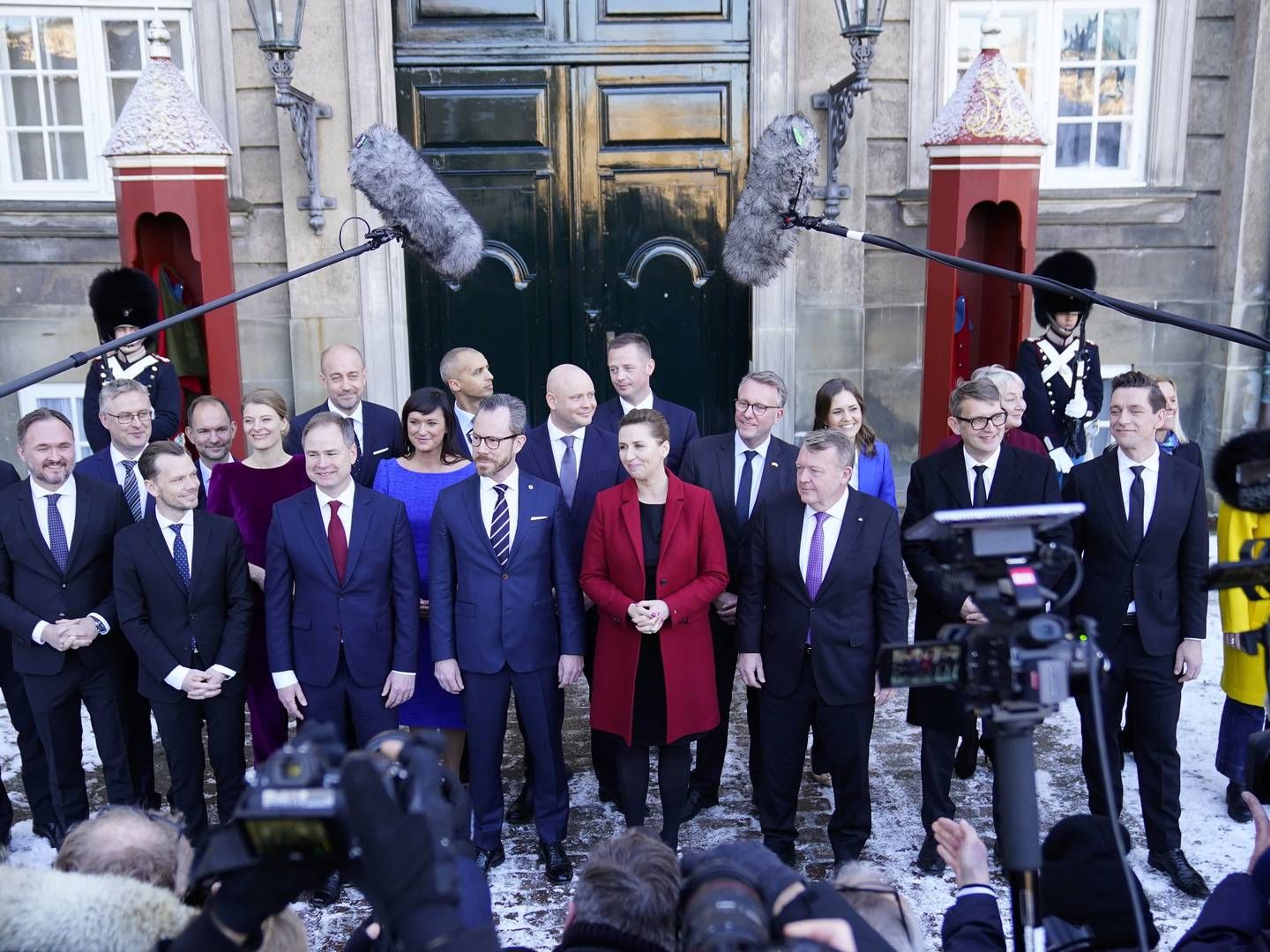 Den nye regering foran Amalienborg torsdag. | Foto: Mads Claus Rasmussen/Ritzau Scanpix