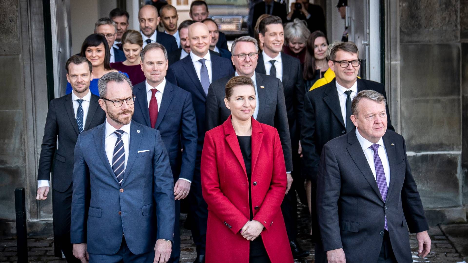 Troels Lund Poulsen (V), der her ses i anden række yderst til højre, bliver ny økonomiminister og overtager ansvaret for Danmarks deltagelse i Ecofin i EU-regi. | Foto: Mads Claus Rasmussen/Ritzau Scanpix
