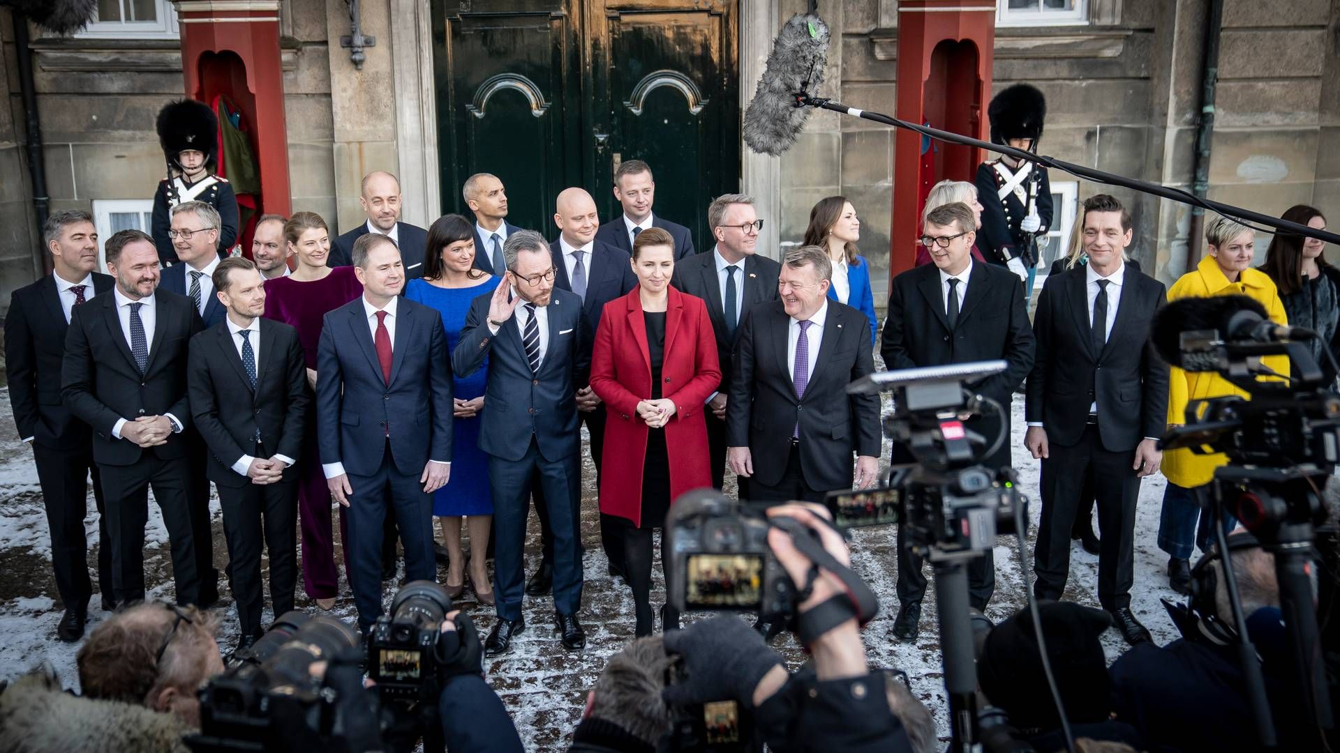 Den nye SVM-regerings ministre blev torsdag præsenteret uden for Amalienborg. | Foto: Mads Claus Rasmussen/Ritzau Scanpix
