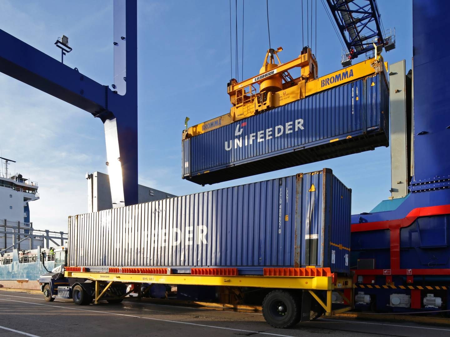 Unifeeder is headquartered on the port of Aarhus and makes a living by picking containers up in major ports and sailing them off to smaller ports where major carriers don't go. | Photo: Unifeeder
