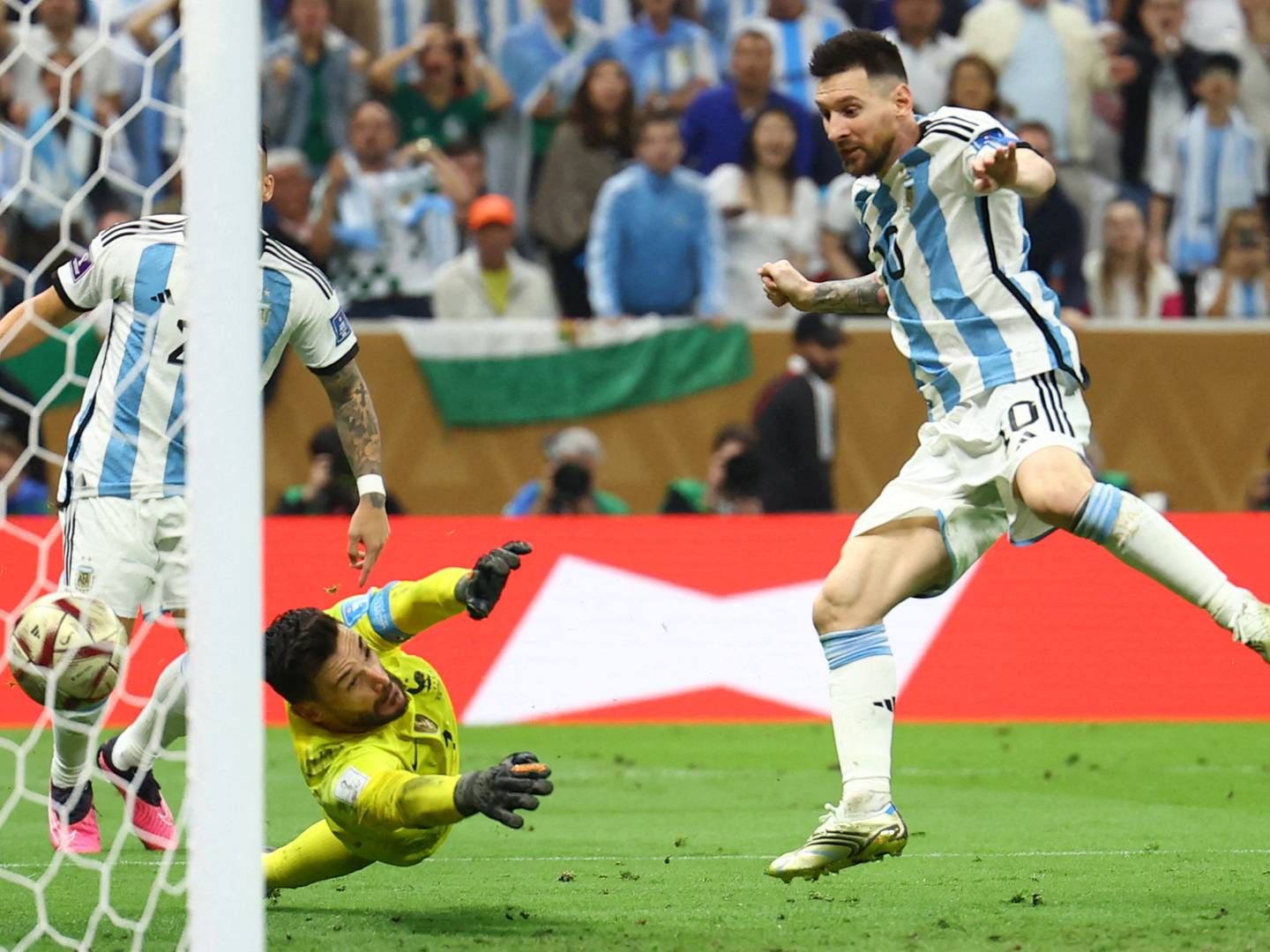 Næsten 1,4 mio. danskere så med i løbet af kampen, hvor Argentina slog Frankrig i straffesparkskonkurrencen. | Foto: KAI PFAFFENBACH/REUTERS / X00446