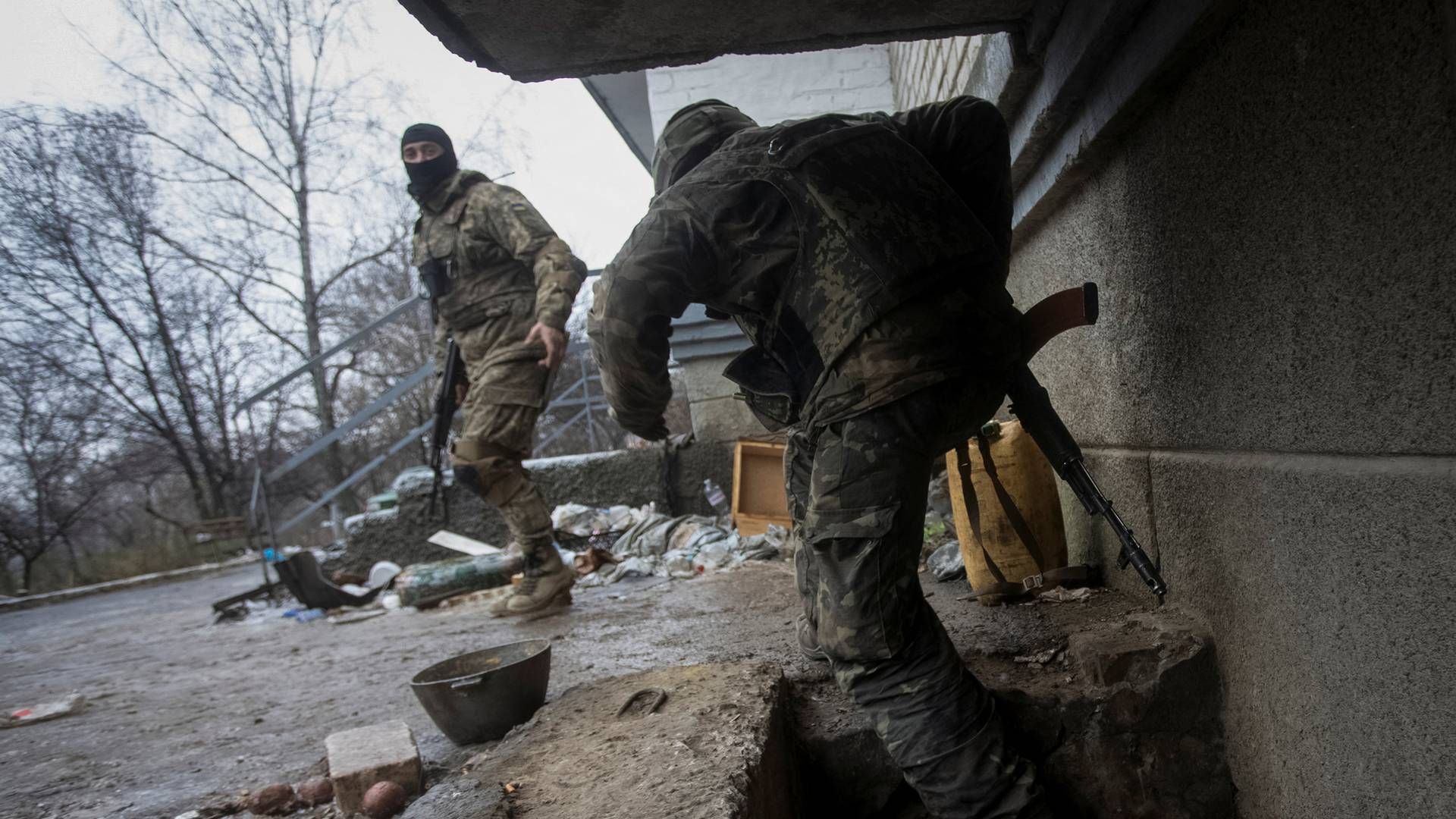 Ukrainske soldater i starten af krigen. | Foto: Stringer/REUTERS / X80002