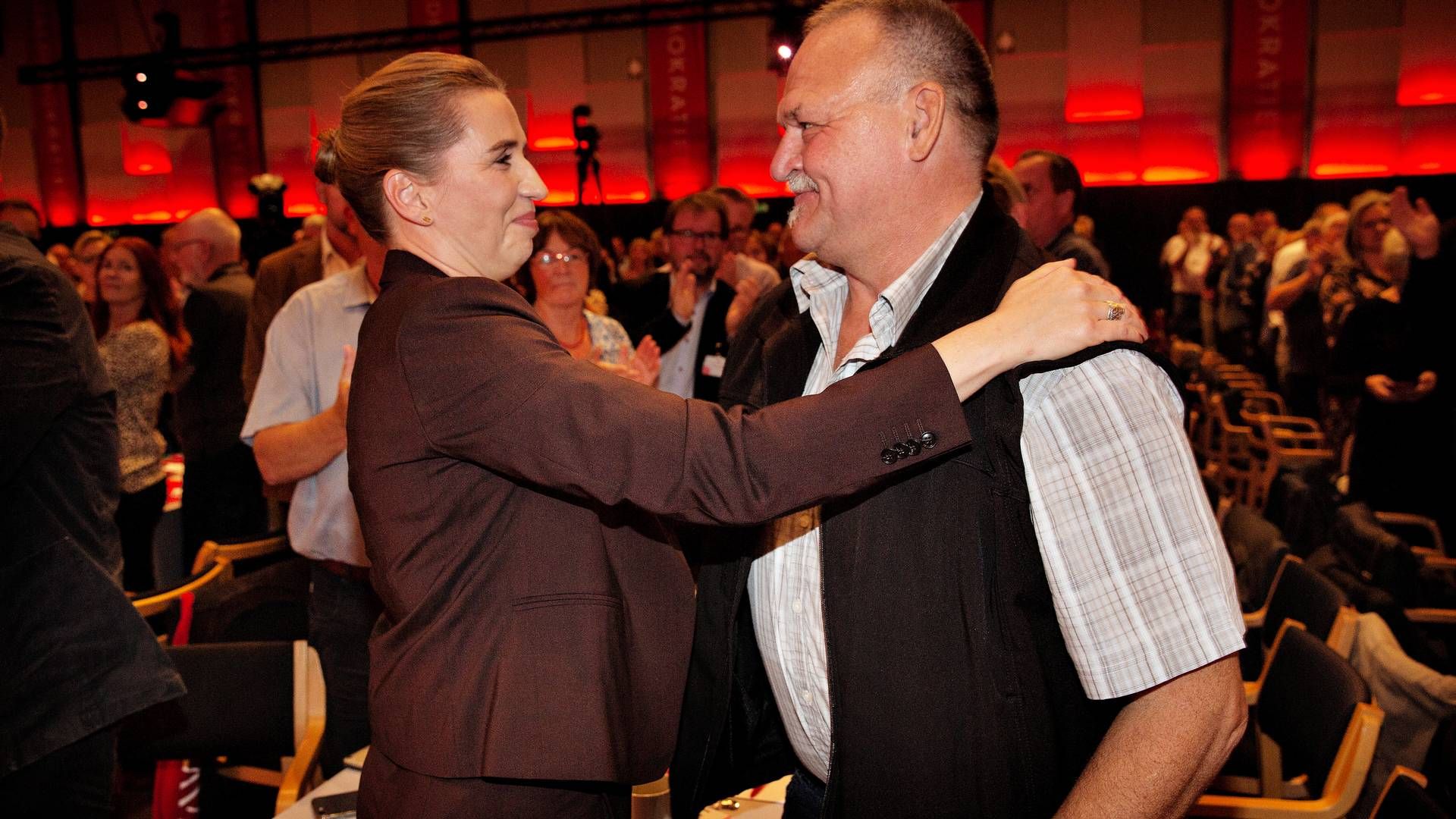 Arne Juhl ses her sammen med Socialdemokratiets formand og statsminister Mette Frederiksen ved partiets kongres i 2019. | Foto: Martin Lehmann/Ritzau Scanpix