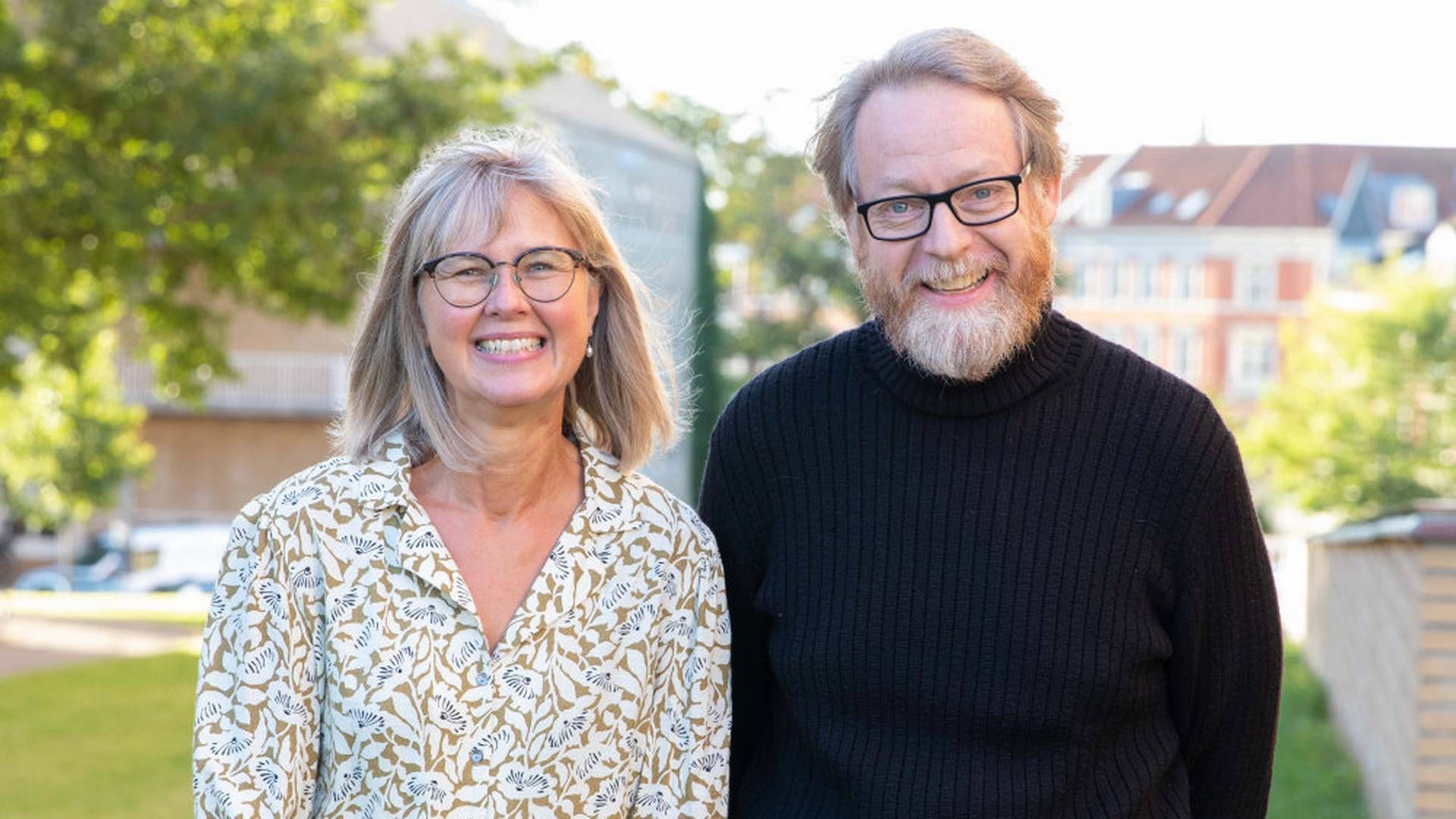 Lektor Olav Michael Andersen og lektor Charlotte Brandt Sørensen fra Aarhus Universitet har på hver deres område blandt en række andre bidraget til udviklingen af de nye Alzheimer-grise. | Foto: Foto: Simon Fischel