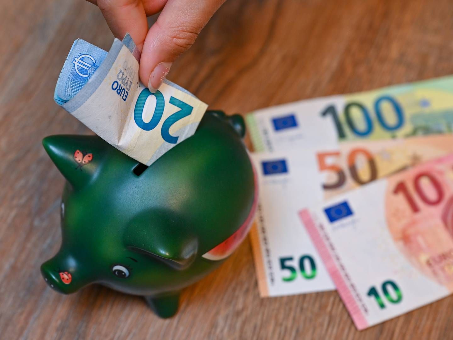 Die Deutschen sparen, aber das Geldvermögen steigt langsamer. | Foto: picture alliance/dpa/dpa-Zentralbild | Patrick Pleul