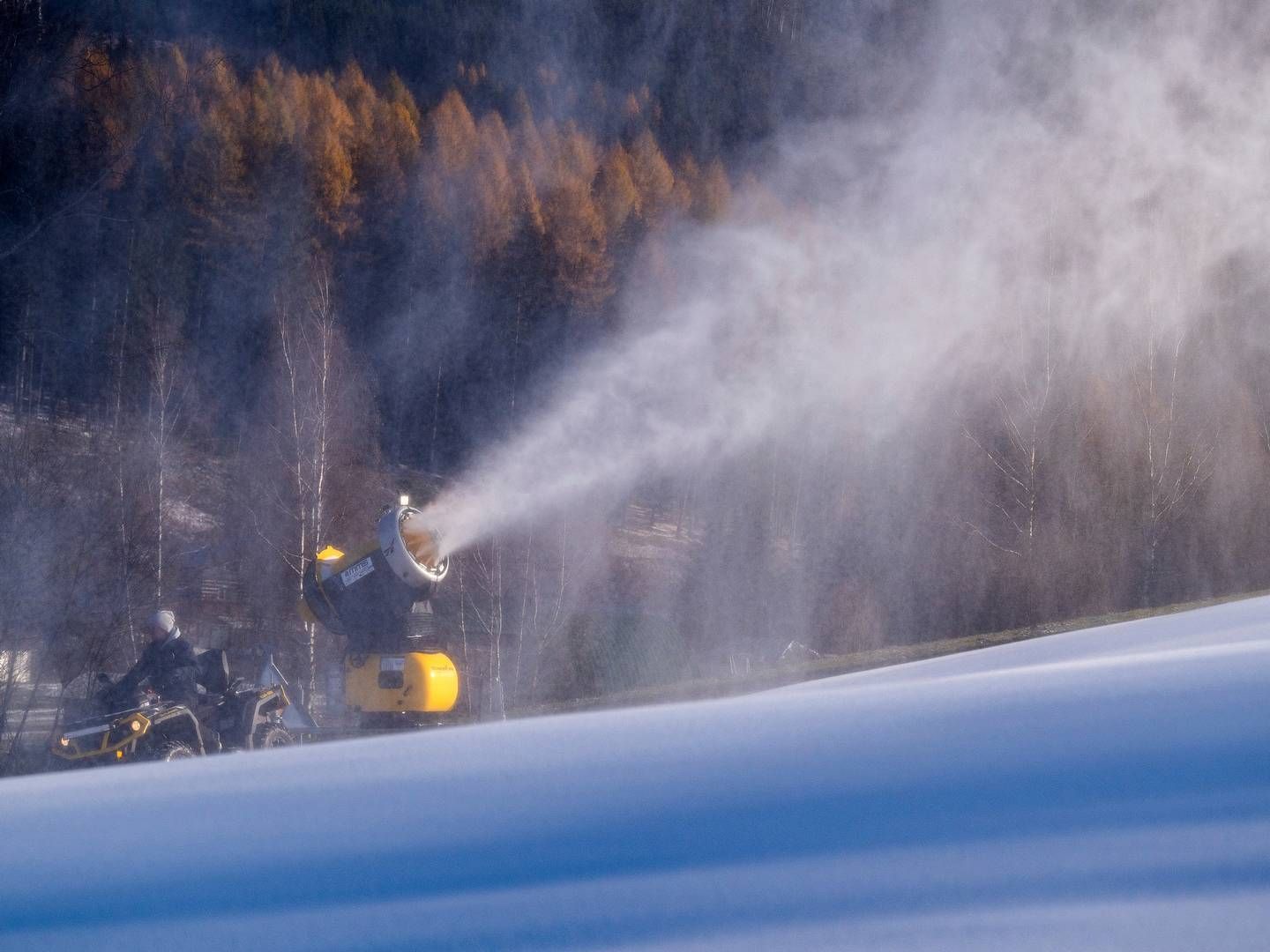 Snow canoons start working in ski resort, Skicentrum in Destne v Orlickych horach, Czech Republic, November 19, 2022. | Photo: David Tanecek/AP/Ritzau Scanpix