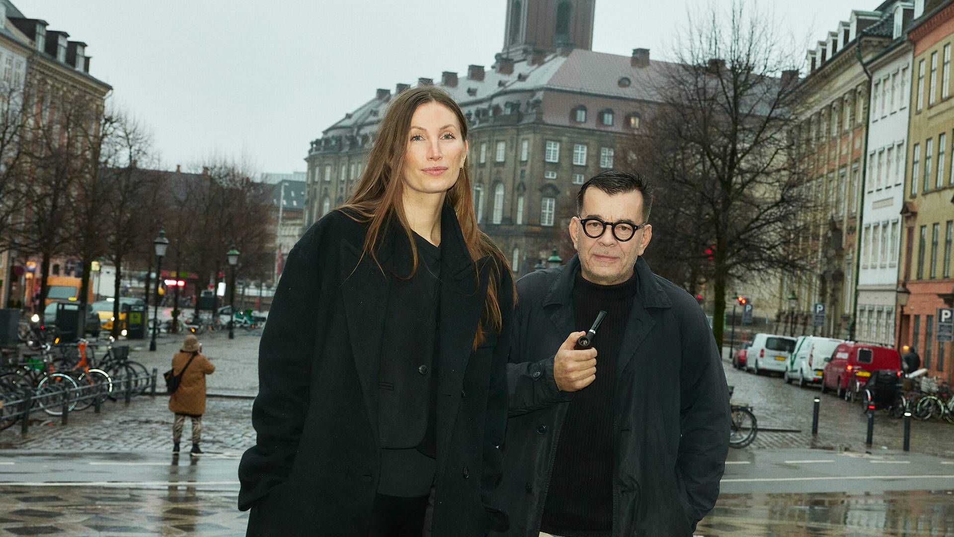 Sofie Dolva (tv) er direktør for modemegssen CIFF, der sidste år slog kræfterne sammen med konkurrenten Revolver, grundlagt af Christian Maibom, (th).. | Foto: Frederikke Nørgård