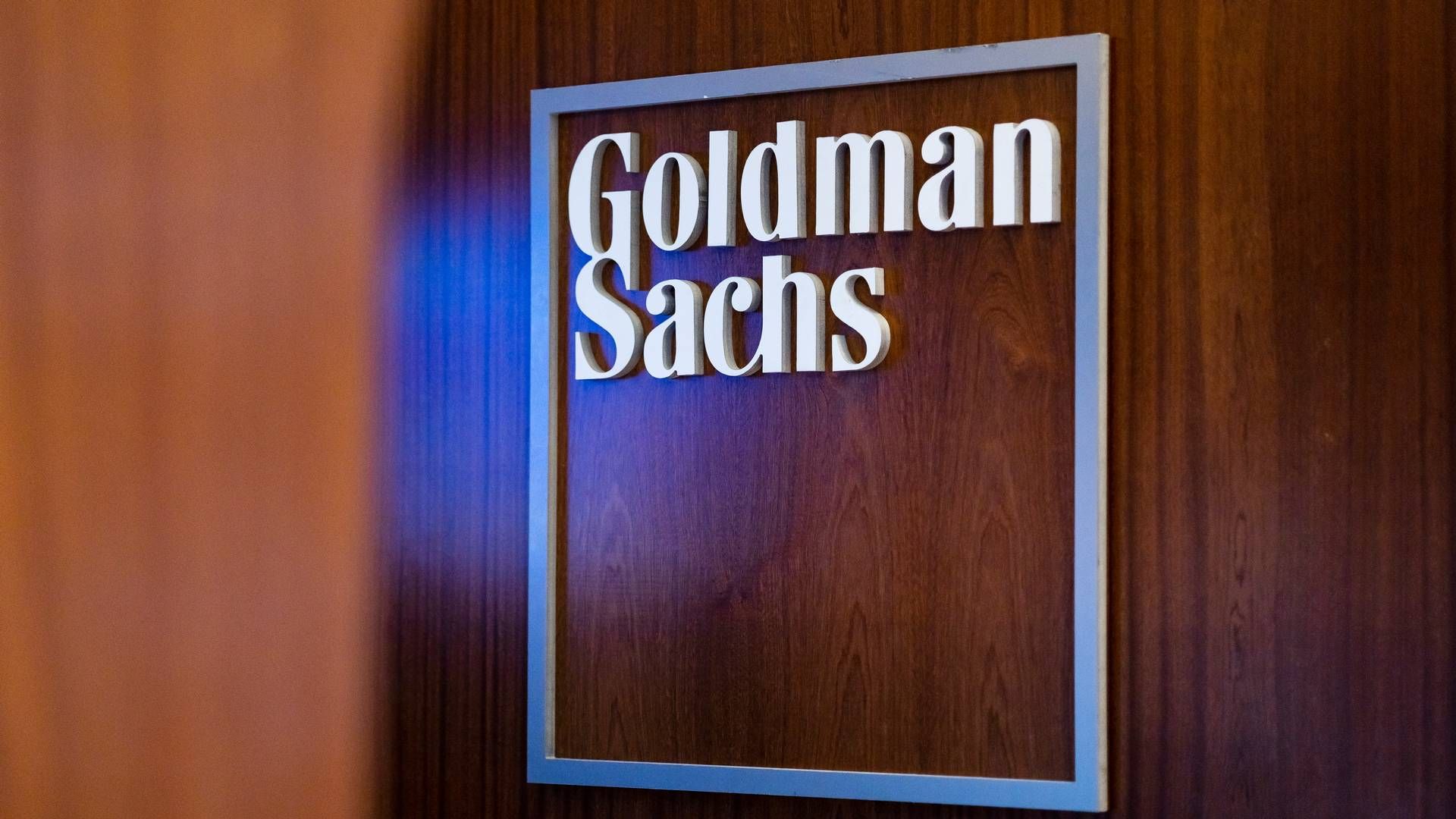 Schild von Goldman Sachs an der Börse in New York. | Foto: picture alliance / EPA | JUSTIN LANE