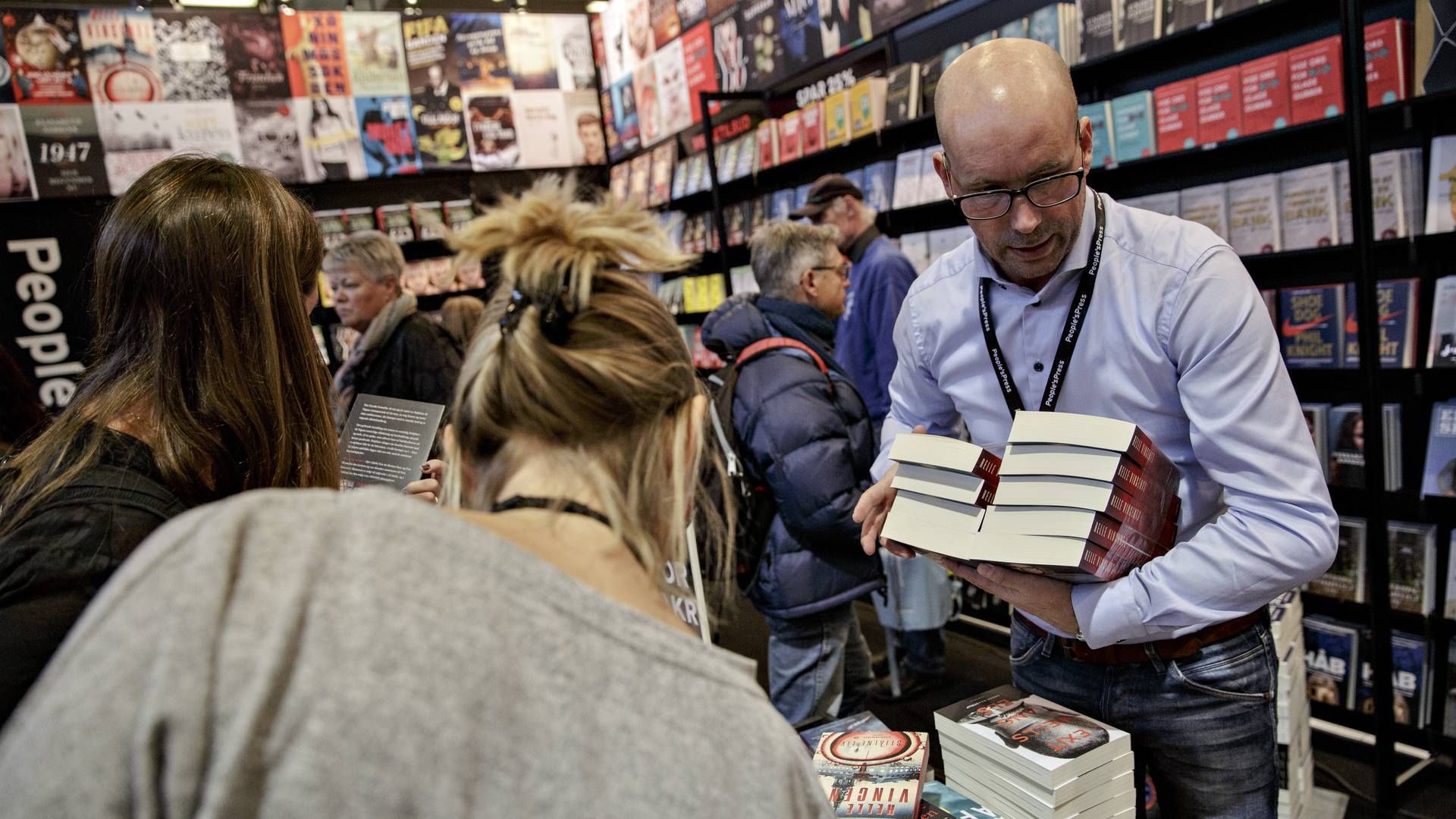 Direktører for forlagene People's, Grønningen 1 samt Lindhardt og Ringhof er optaget af flere tendenser i 2023, men fælles for dem er et skarpt blik på udviklingen i forbrugernes køb af bøger, når pengepungen strammer. | Foto: Miriam Dalsgaard