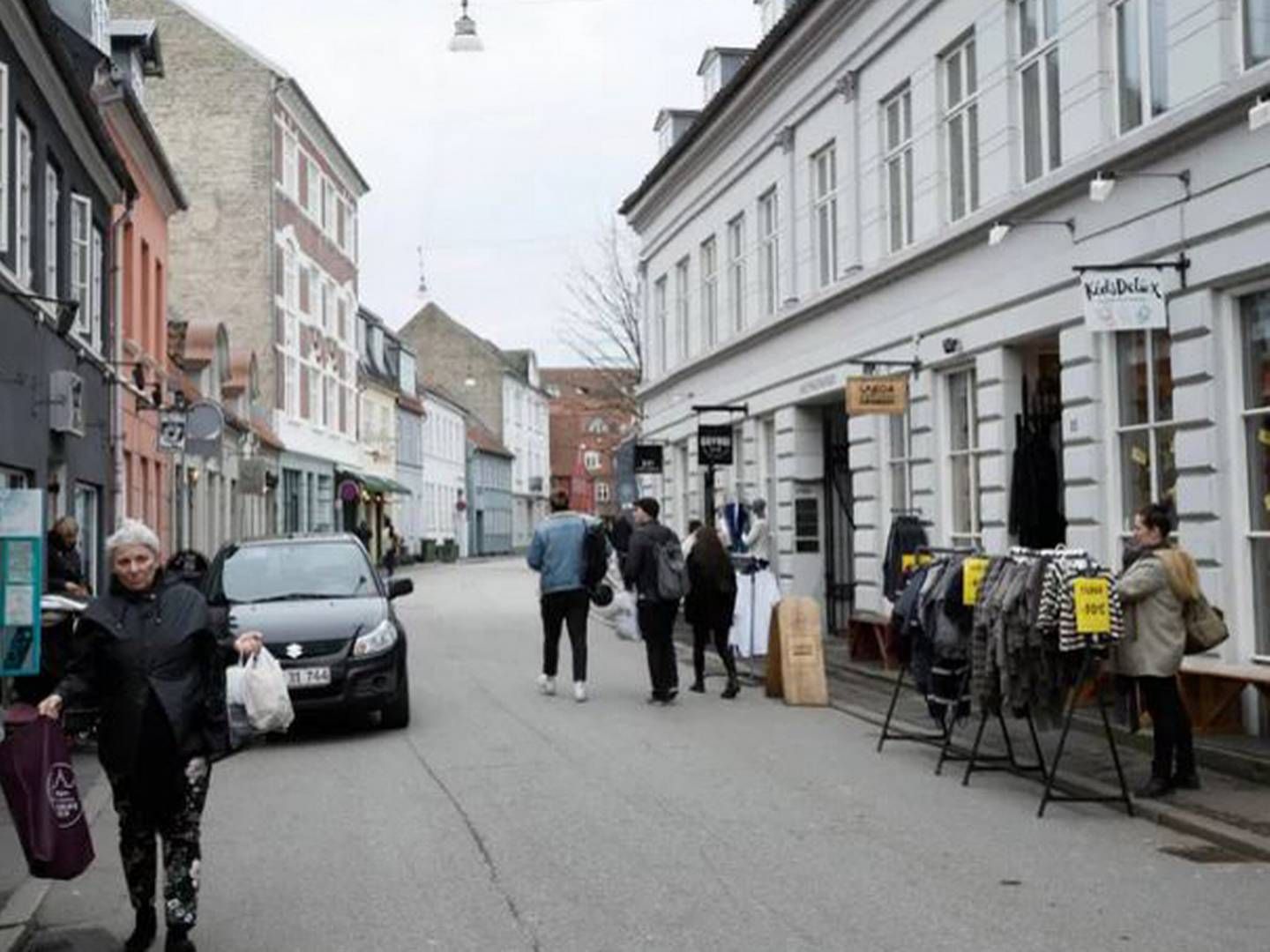 Siden Holch Povlsen opkøbte flere af ejendommene i Volden, har gaden og købene været genstand for heftig debat. | Foto: Benjamin Nørskov