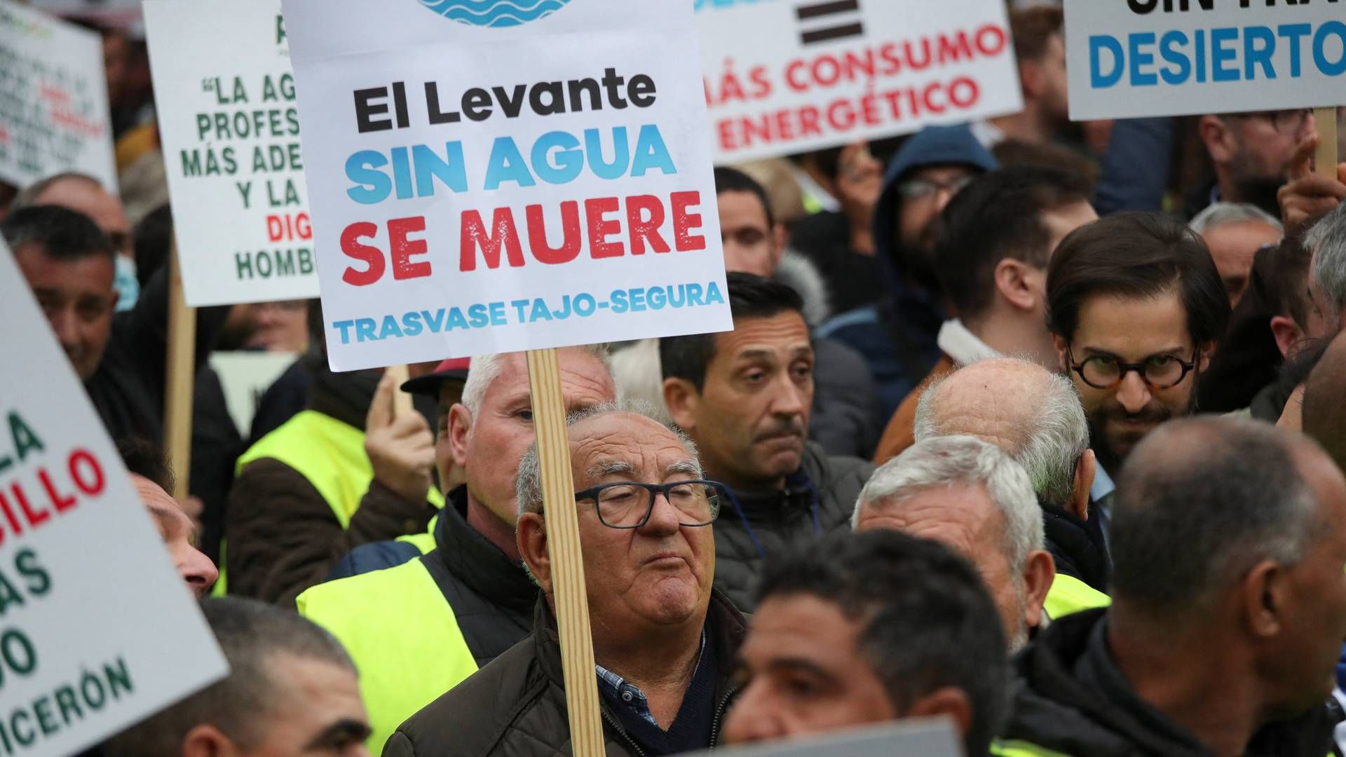 Examen album Afslag Bliv sur Tusindvis af landmænd demonstrerer i spansk hovedstad — AgriWatch