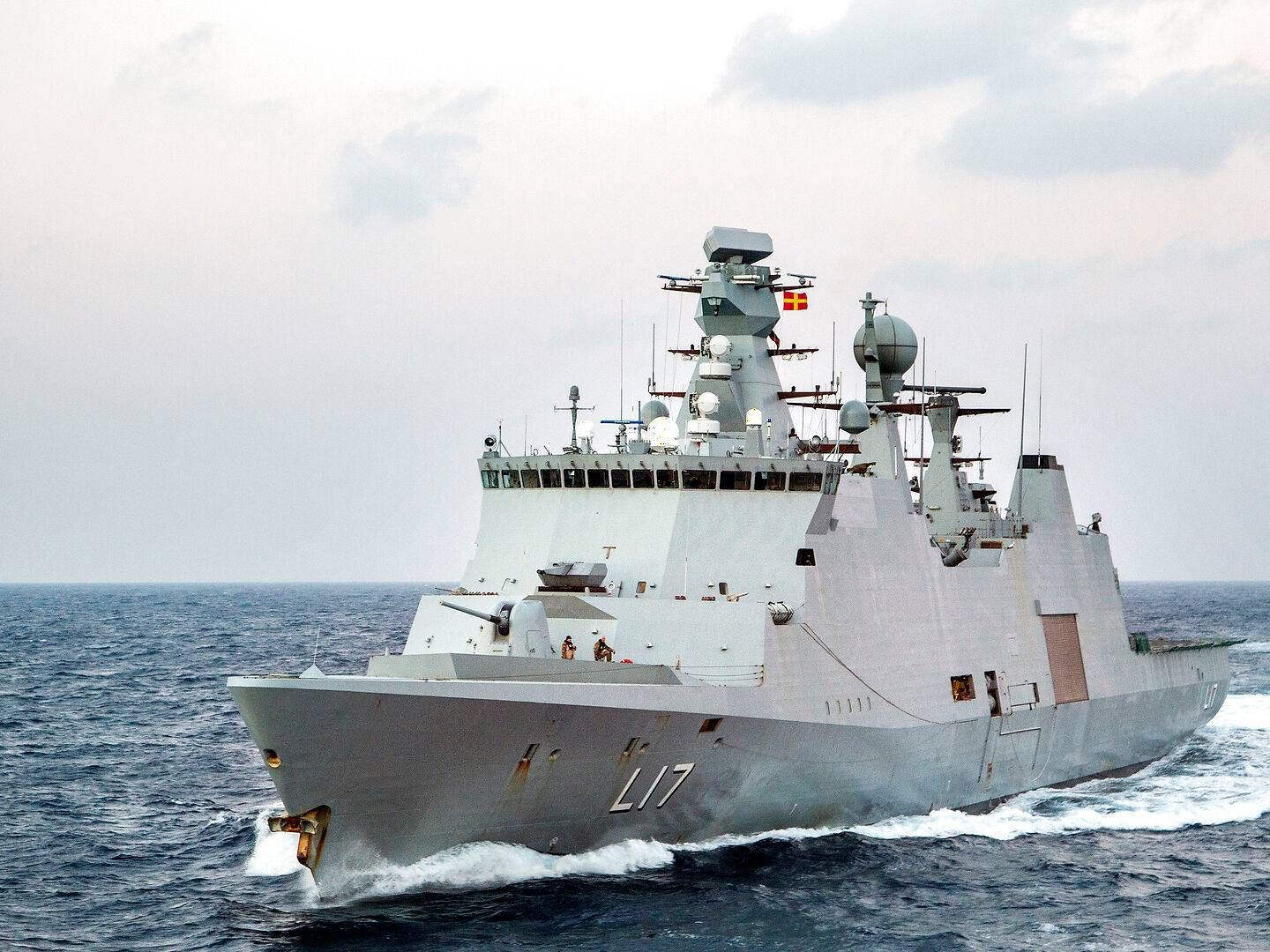 Ifølge IMB har en flådeindsats fra en række lande heriblandt Danmark, der i slutningen af 2021 og indtil starten af 2022 havde fregatten Esbern Snare sejlende i Guineabugten, bidraget til at holde pirat-kriminaliteten nede. | Foto: Handout/Reuters/Ritzau Scanpix