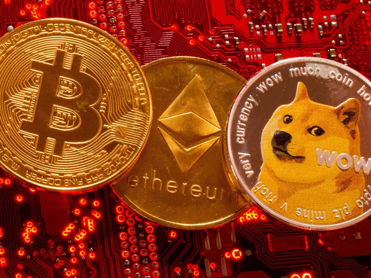 Begeisterung ebbt ab: Digital-Währungen Bitcoin, Ethereum und DogeCoin | Foto: Reuters/Dado Ruvic