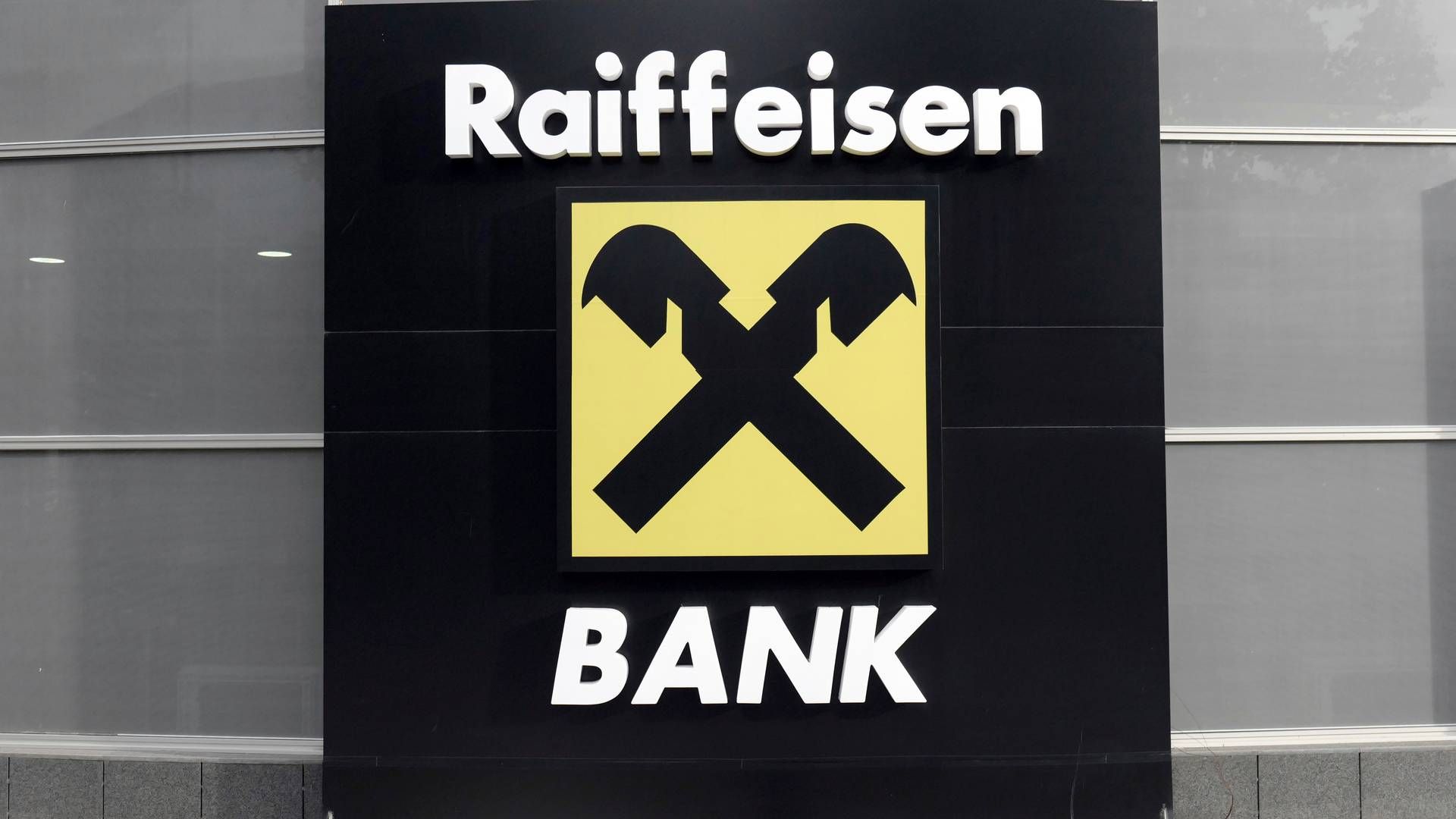 Østrigske Raiffeisen Bank er blandt de vestlige banker, som ikke er lykkedes med at komme af med sine russiske besiddelser. | Foto: Peter Endig/AP/Ritzau Scanpix