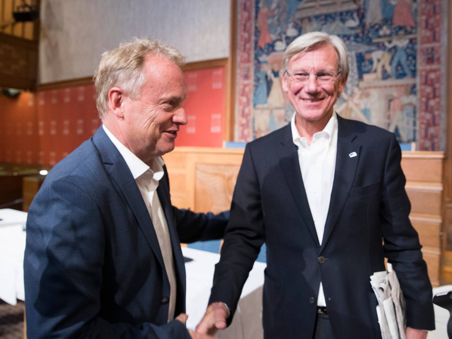 ER ENIGE James Stove Lorentzen (t.h) håper at Raymond Johansen får med seg Ap på å oppheve leilighetsnormen i Oslo. | Foto: Terje Pedersen / NTB