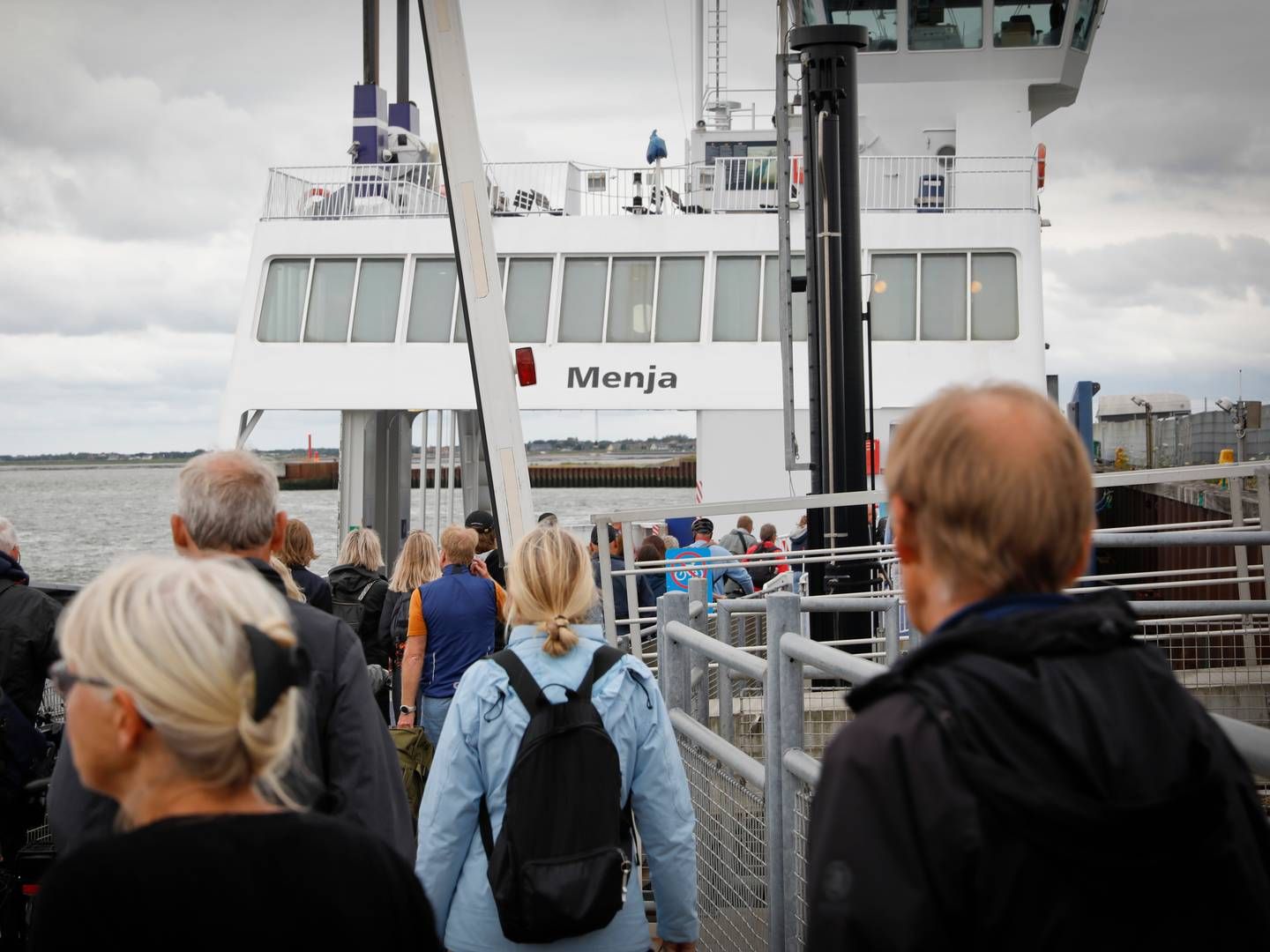 Turister på vej mod færgen til Fanø. | Foto: Anders Brohus