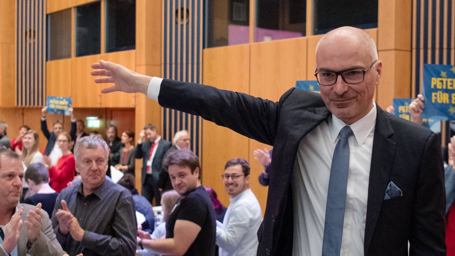 Peter Simon im Wahlkampf zum EU-Parlament | Foto: picture alliance/dpa | Marijan Murat