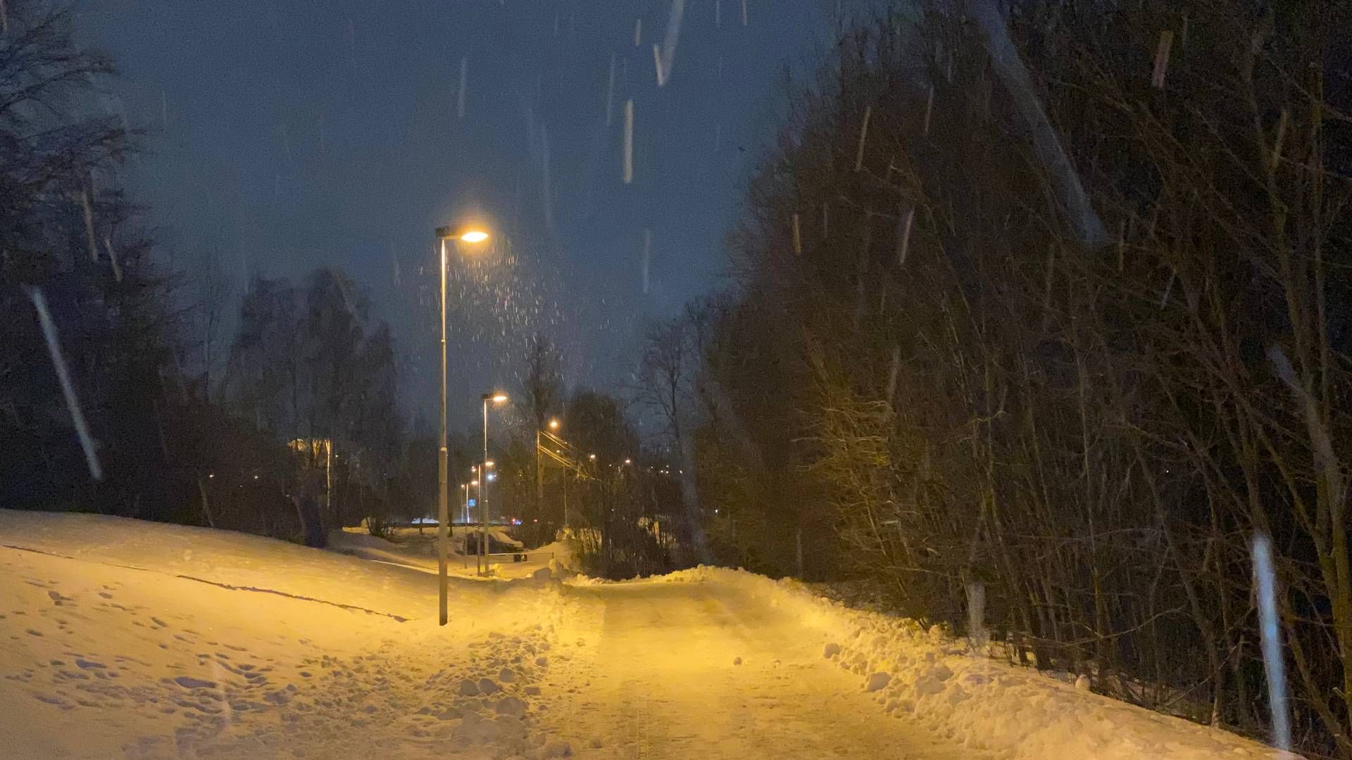 SPARER STRØM: Eidsvoll slår av gatelysene på natten, og håper det vil gi en strømbesparelse på 363 GWh. | Foto: Anders Lie Brenna