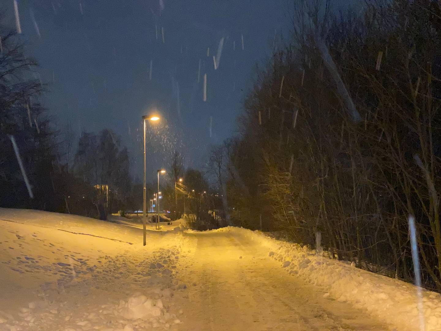 SPARER STRØM: Eidsvoll slår av gatelysene på natten, og håper det vil gi en strømbesparelse på 363 GWh. | Foto: Anders Lie Brenna