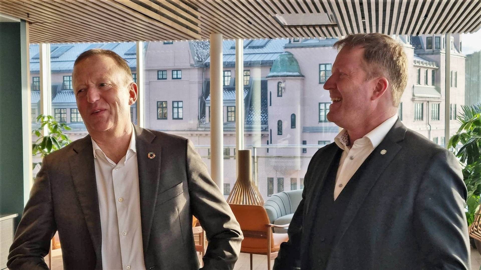 TOPPSTEMNING: Harald Vaagaasar Nikolaisen er administrerende direktør i Statsbygg. Her er han på plass i lokalene til Innovasjon Norge sammen med kommunalminister Sigbjørn Gjelsvik, som begge er fornøyde med besparelsene i de mange leieforholdene statlige aktører har oppnådd de siste årene. | Foto: Øystein Byberg