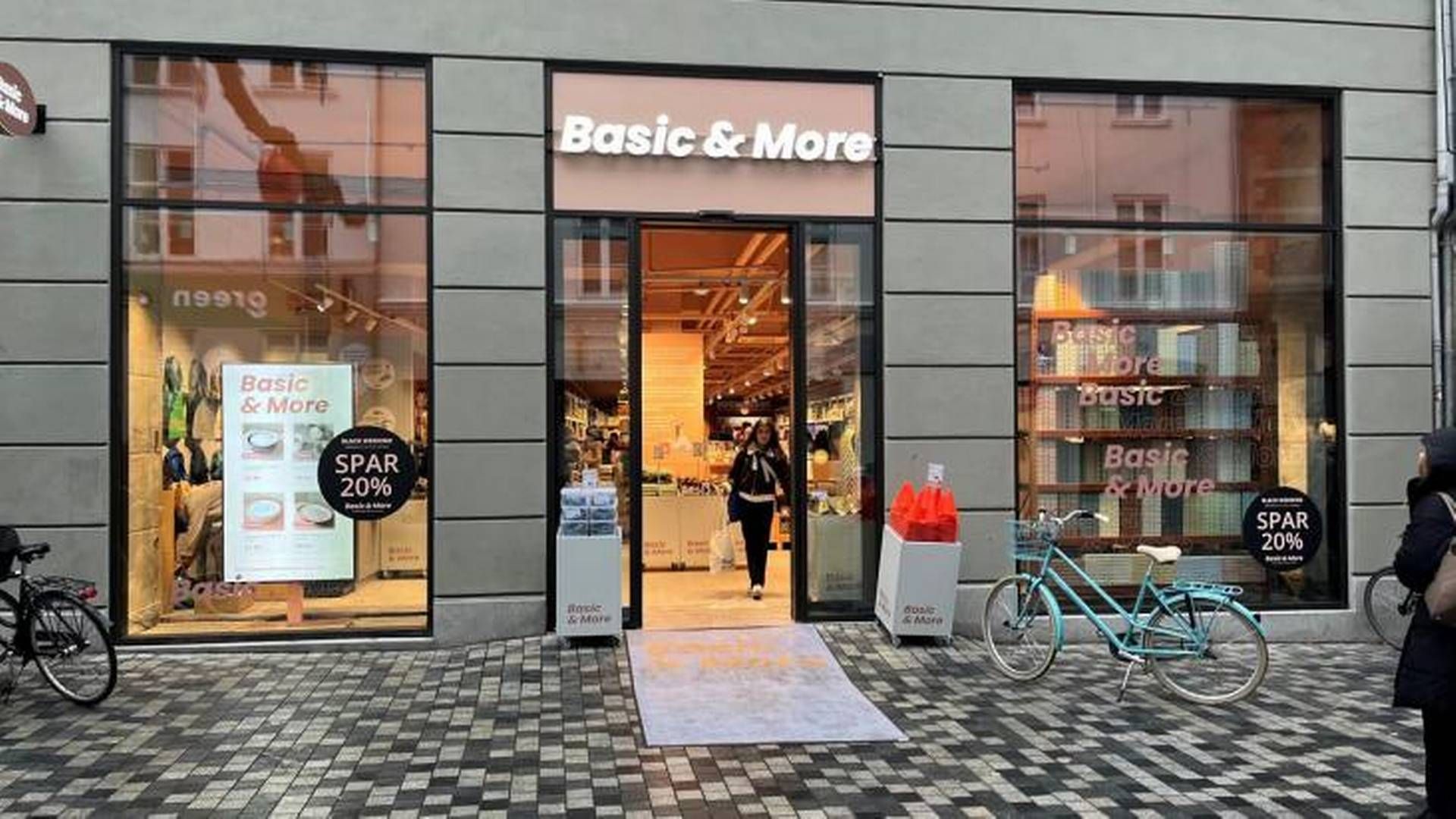 Basic & More blev stiftet i maj 2021 af Rasmus Rask, der i dag fortsat er medejer, og har både webshop og fysiske butikker. | Foto: Pr