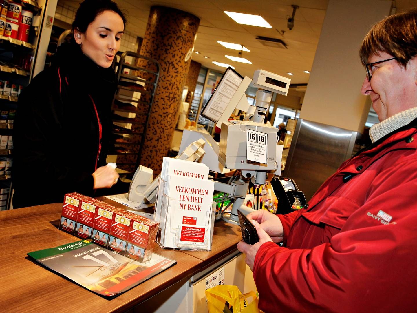 Postnord har droppet aftaler med 200 butikker som pakkeudleveringssteder, og det kan give færre under i de små dagligvarebutikker, mener DSK og Coop. | Foto: Martin Lehmann