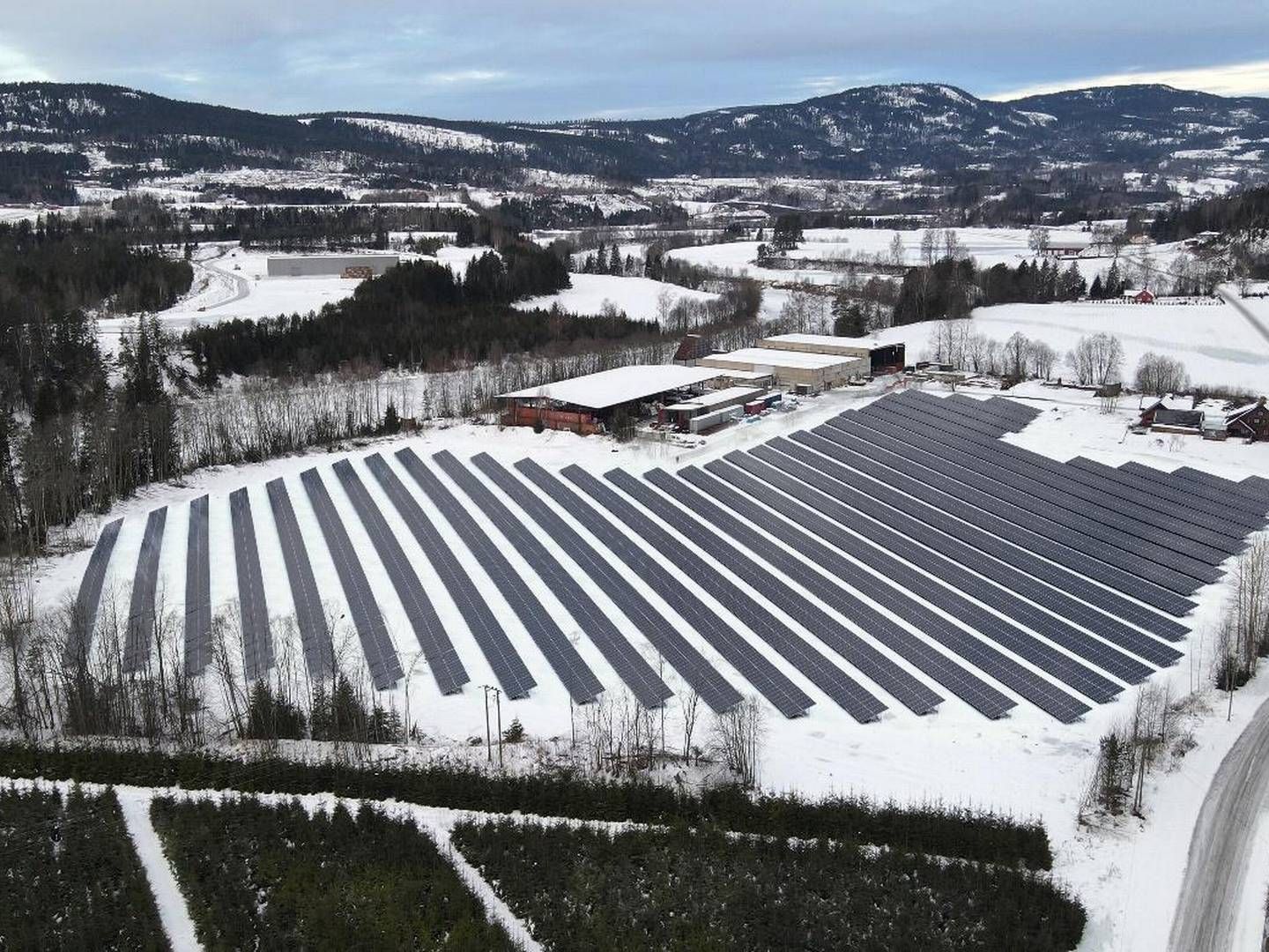 KAN SE SLIK UT: Engene solkraftverk skal bestå av over 9000 paneler. Illustrasjon. | Foto: Greenstat