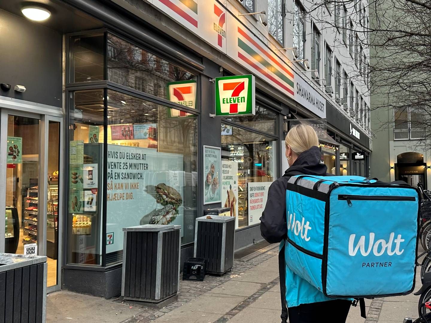 Wolt og 7-Eleven har indgået et samarbejde, så Wolt-kunder i hovedstadsområdet nu kan få leveret varer fra conveniencekæden døgnet rundt. | Foto: Wolt/pr