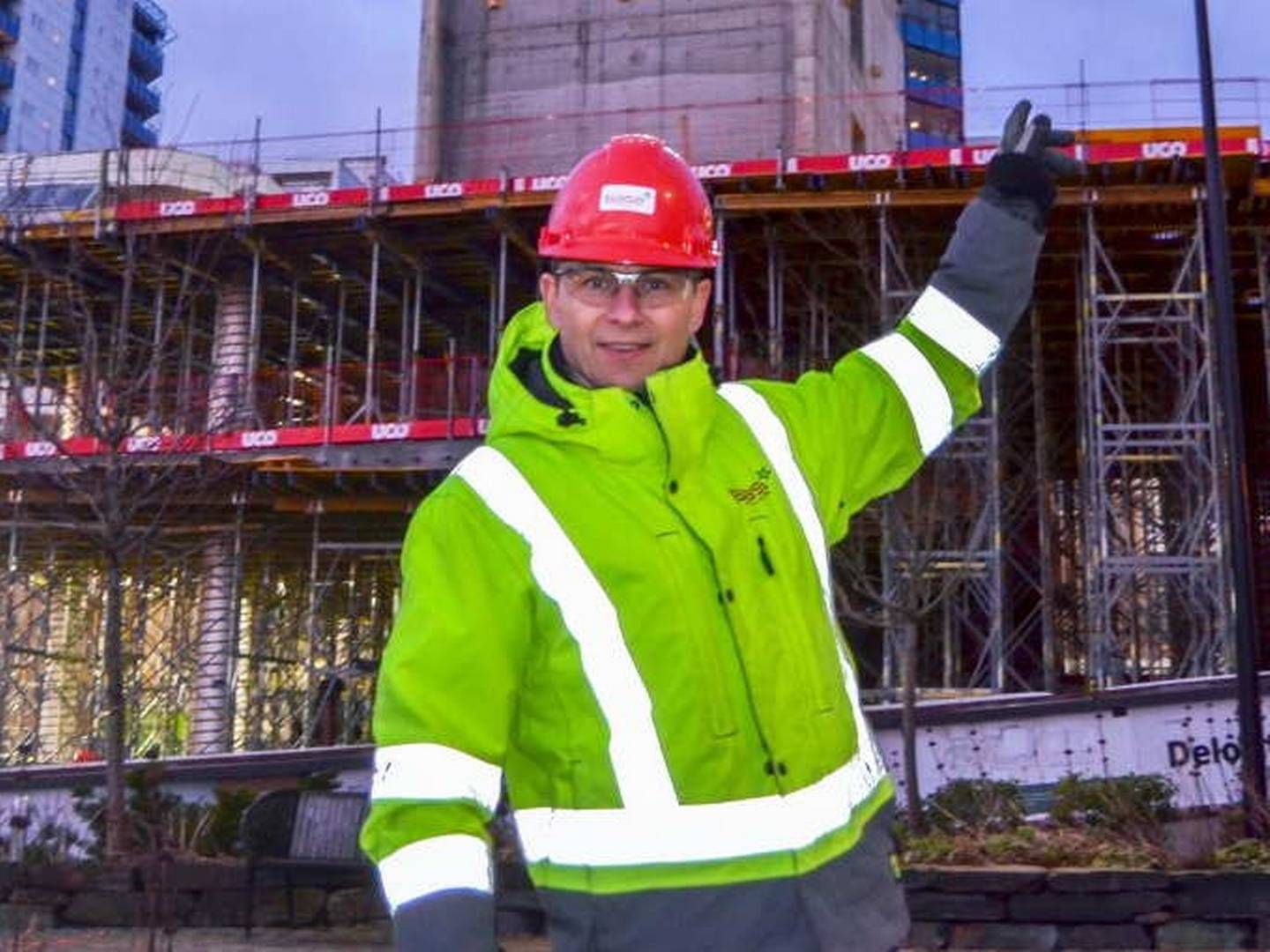 STOLT TOPPSJEF: Base Property-sjef Andreas Poulsson viser stolt frem det som skal bli selskapets signalbygg i Stavanger | Photo: Base Property
