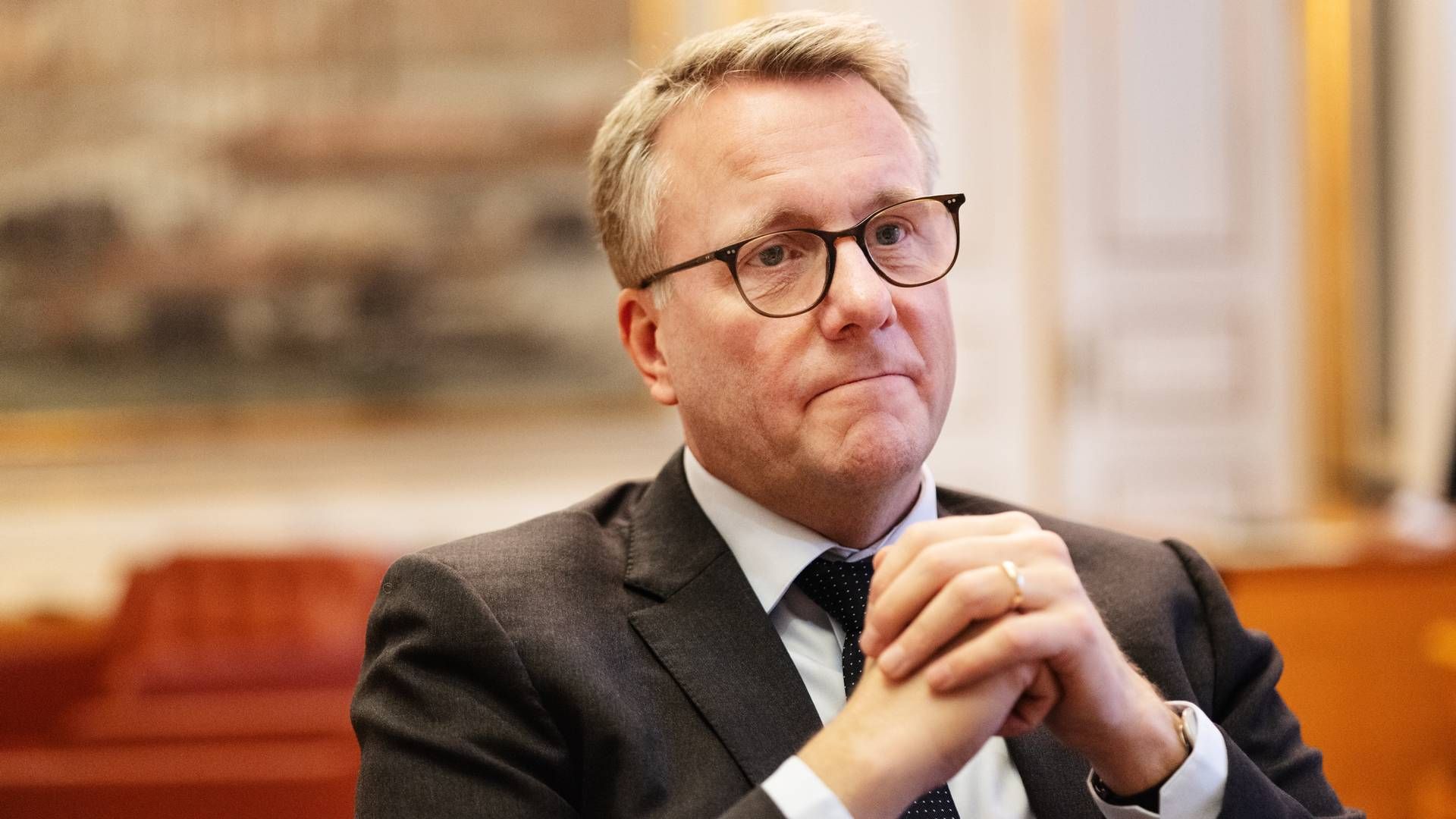 Erhvervsminister Morten Bødskov oplyser, at fristen for at indføre digital bogføring er udskudt. | Foto: Gregers Tycho