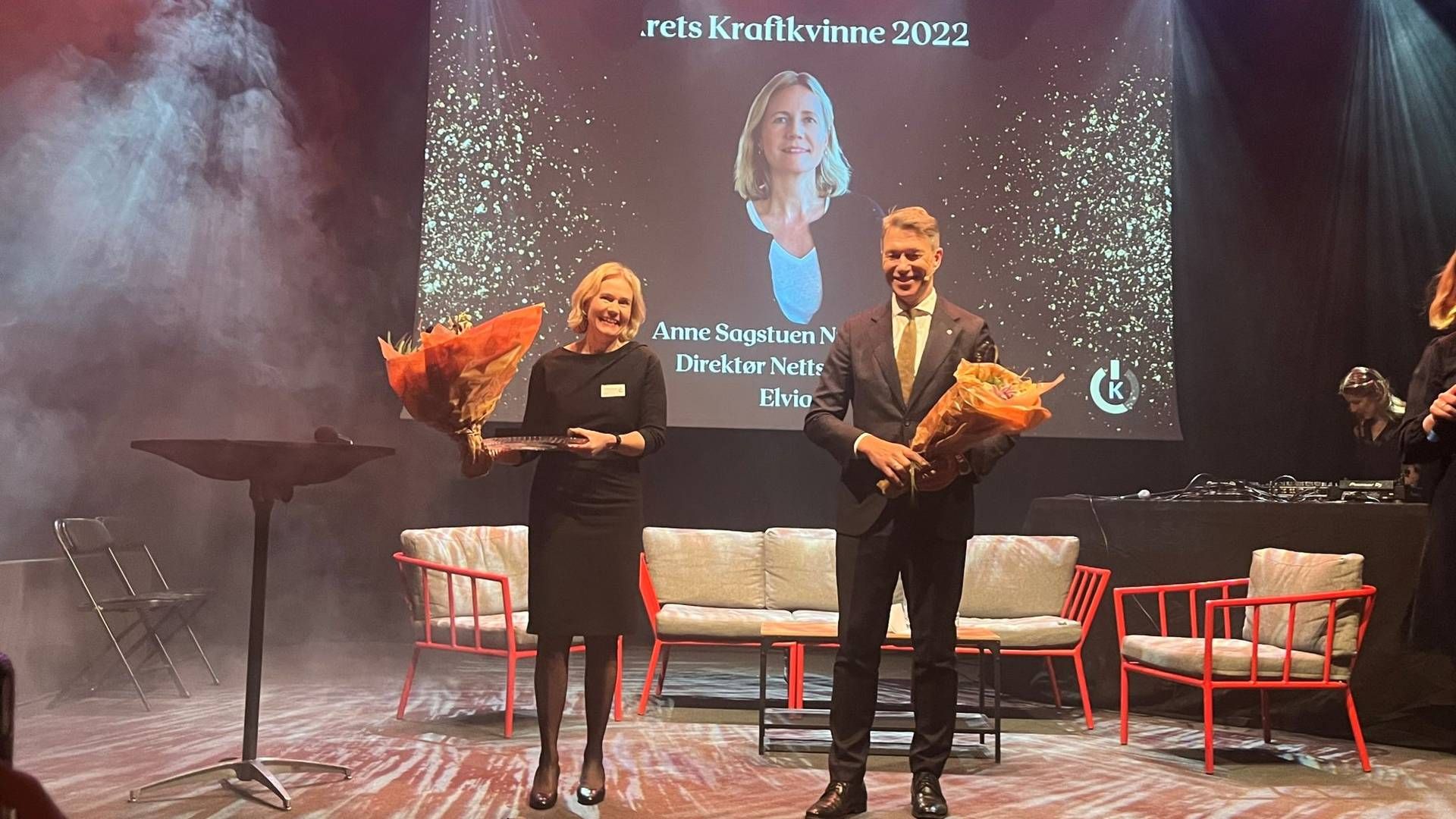 Det var 56 nominerte til Årets Kraftkvinne 2022. Onsdag delte Terje Aasland ut prisen til Anne Sagstuen Nysæther. | Foto: Olje og energidepartementet