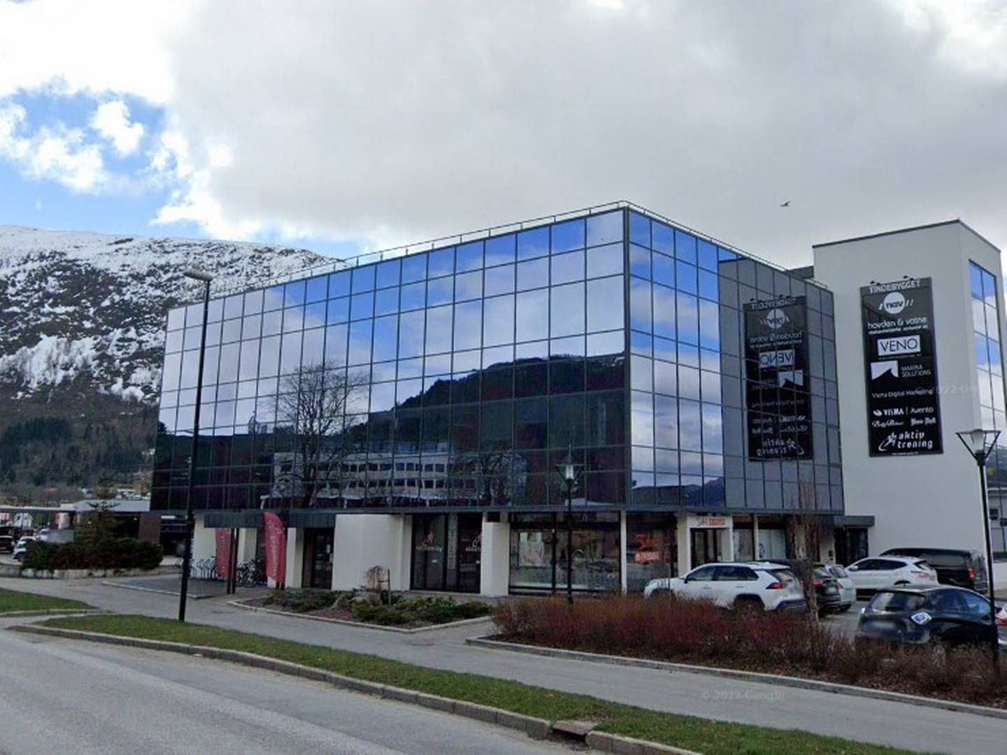 OPPLEVDE ØKNING: Revisjonsfirmaet Hovden & Vatne har tre kontorer, blant annet her i Ørsta. I fjor opplevde firmaet økning i både omsetning og resultat. | Foto: Google Street View