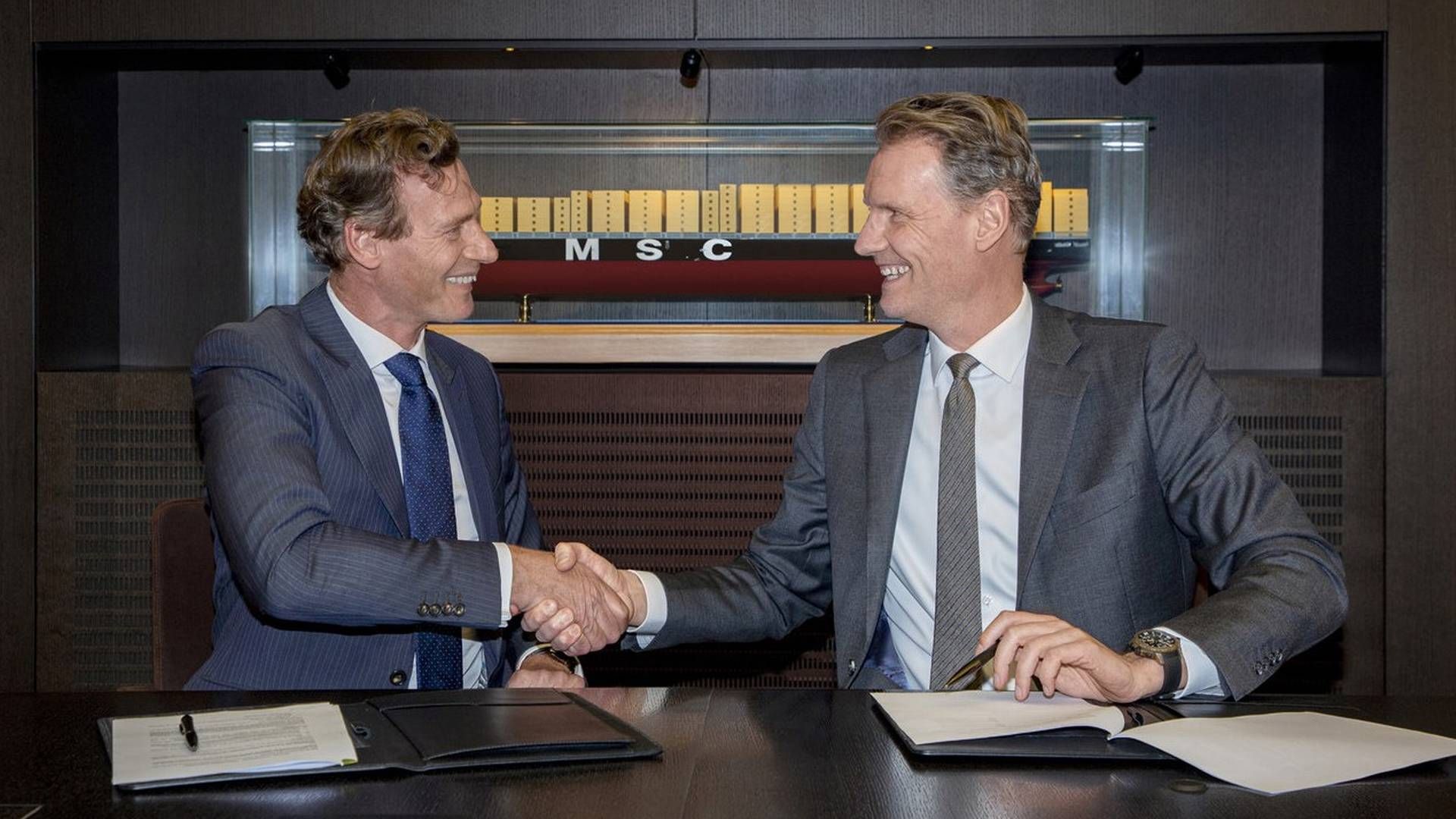 DB Schenkers globale direktør for luft- og søfragt, Thorsten Meinche, og MSC's topchef, Søren Toft, underskrev tidligere på måneden aftalen om biobrændsel i MSC's hovedkontor i Geneve. | Foto: MSC, Oliver O'Hanlon.