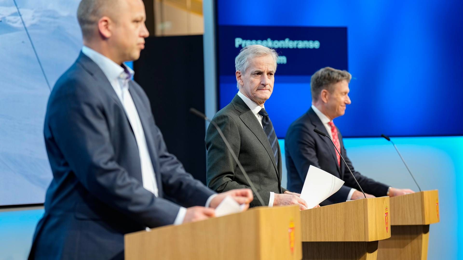 ENDRER STRØMSTØTTEN: Regjeringen la frem nye innretninger på strømstøtten på en pressekonferanse onsdag kveld. | Foto: Fredrik Varfjell / NTB