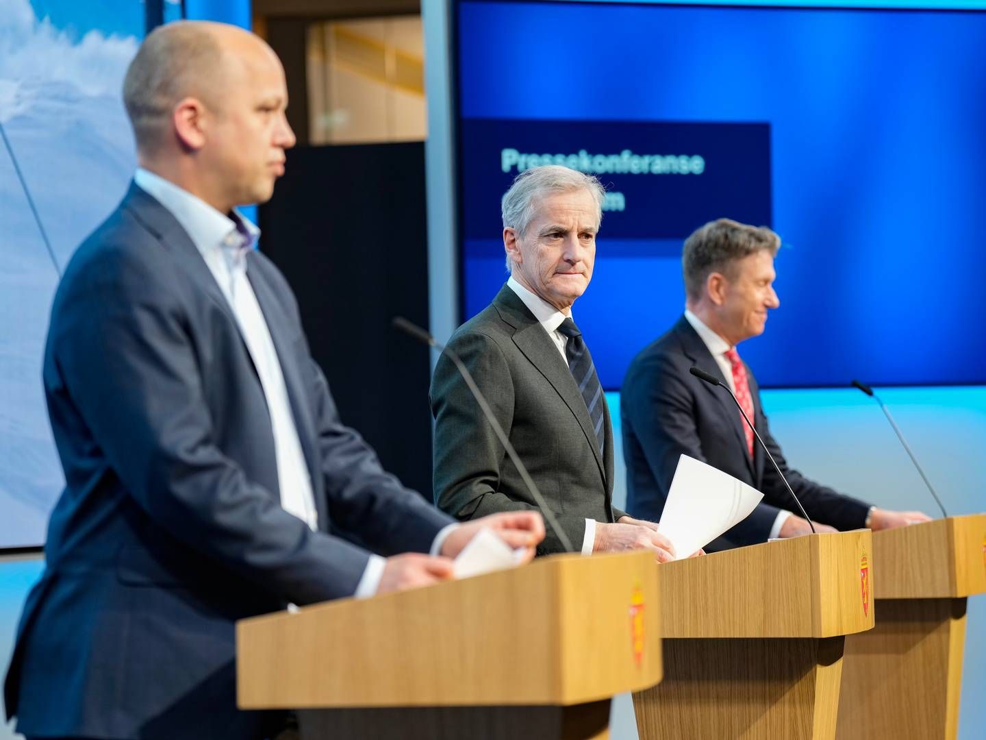 ENDRER STRØMSTØTTEN: Regjeringen la frem nye innretninger på strømstøtten på en pressekonferanse onsdag kveld. | Foto: Fredrik Varfjell / NTB