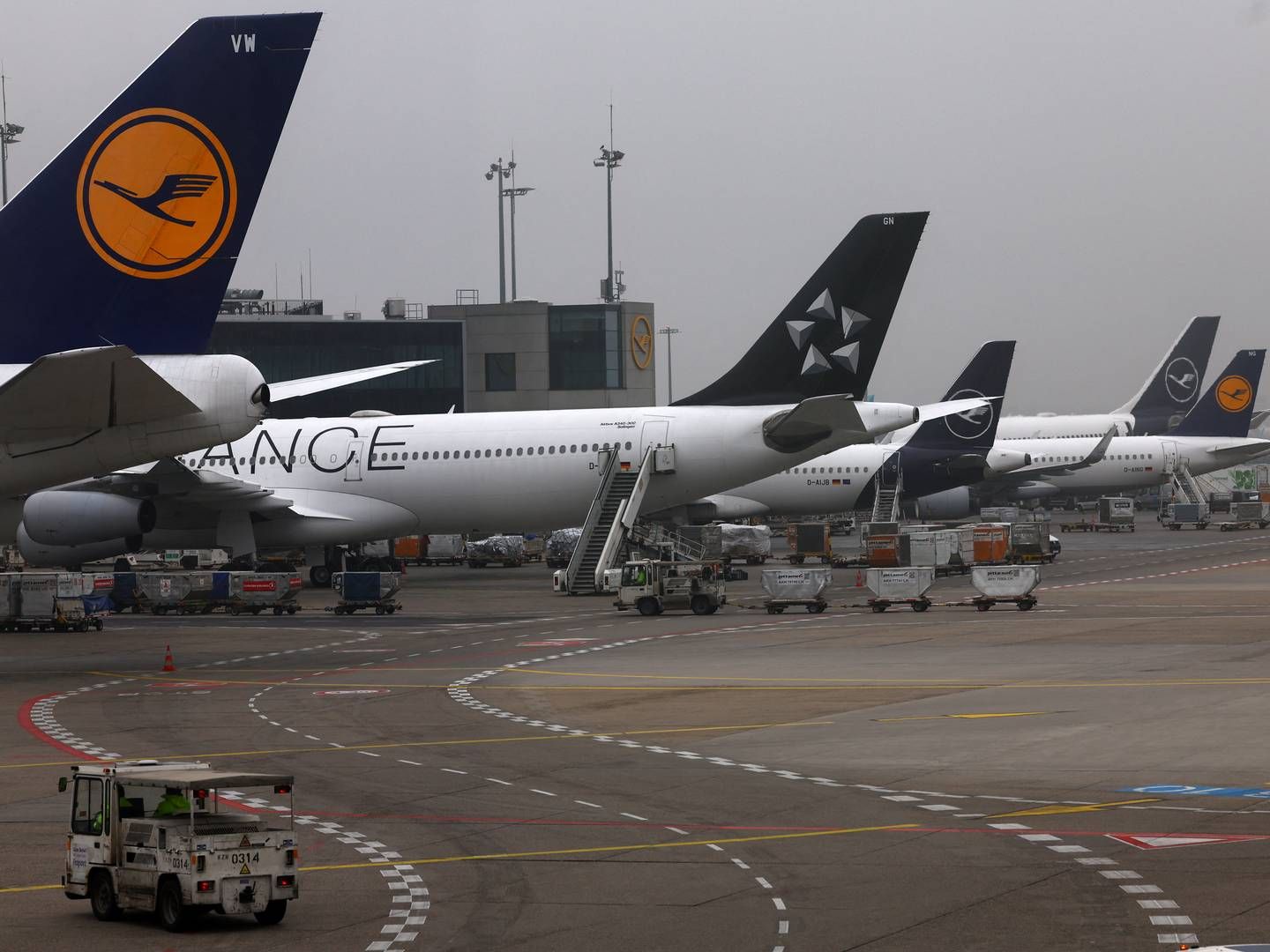 Strejke i lufthavnen i München kommer kort efter, at det tyske luftfartsselskab Lufthansa onsdag blev ramt af it-nedbrud. Det førte ligeledes til omfattende forsinkelser og forstyrrelser. | Foto: Kai Pfaffenbach/Reuters/Ritzau Scanpix