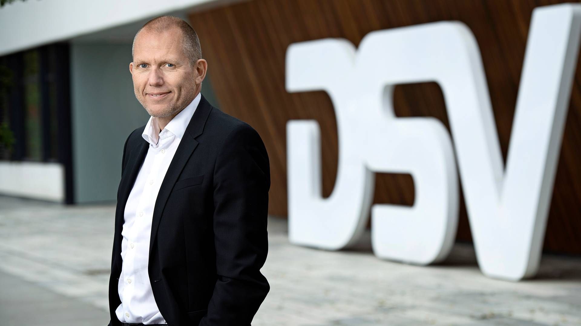 Jens Bjørn Andersen, koncernchef i DSV, fortæller, at DSV går efter at reducere CO2-udledningen fra forretningsrejser med fly. | Foto: Dsv / Pr