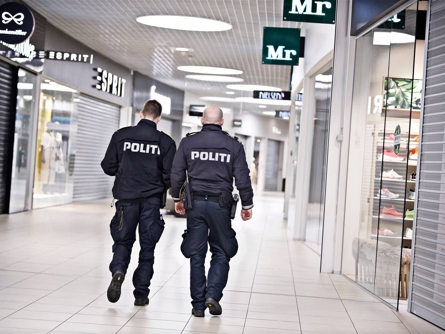Politiet er massivt tilstede ved Humlebæk Centeret onsdag morgen (arkivfoto) | Foto: Christer Holte
