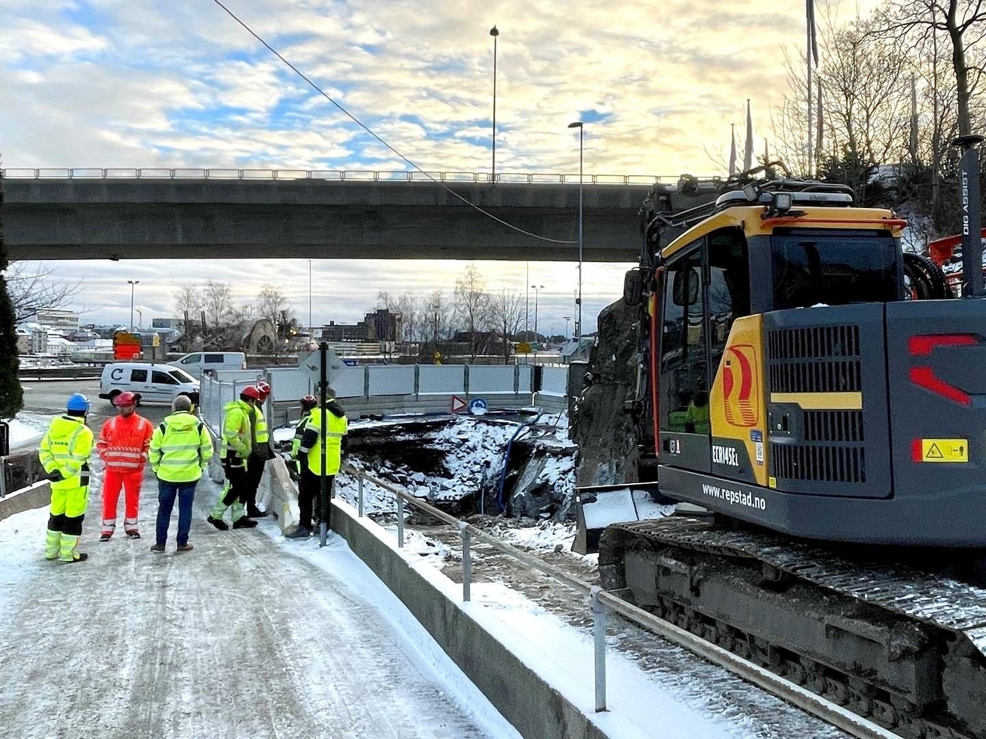 NY VEI: Statens vegvesen setter at 3-4 uker for å bygge en midlertidig vei som skal brukes i to timer. | Foto: Samir Kolukcija/Statens vegvesen