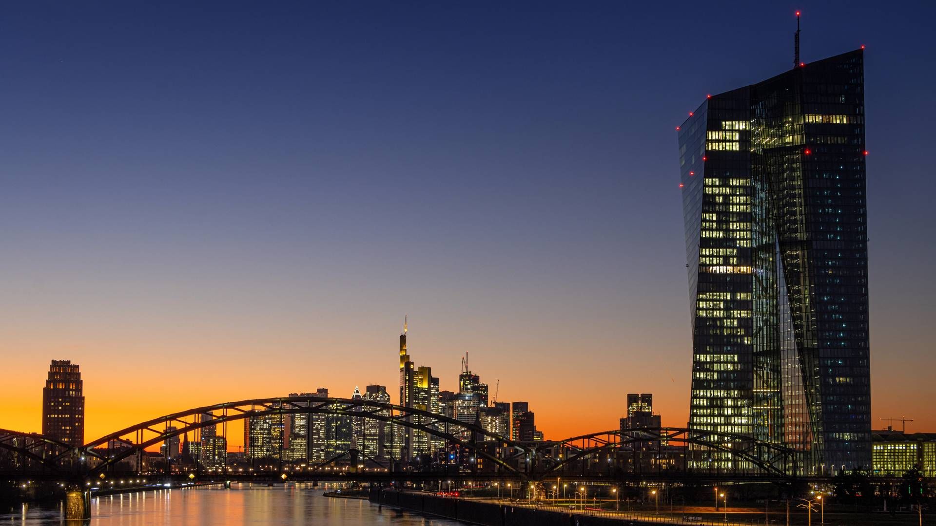 Blick auf die EZB und die Frankfurter Skyline | Foto: picture alliance / greatif | Florian Gaul