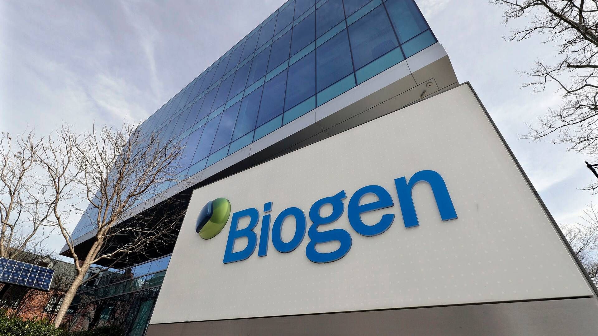 For Biogen er en endelig godkendelse desuden vigtig, fordi den er et krav for at få tilskud via den offentlige sygesikring, Medicare og Medicaid, der forsikrer langt hovedparten af alzheimerspatienterne i USA. | Foto: Steven Senne/AP/Ritzau Scanpix