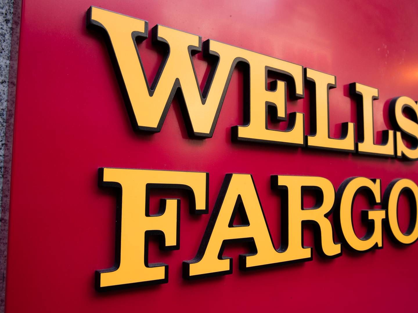 Wells Fargo ranks at the bottom of the top ten energy supply financiers with a 0.4-to-1 ratio of low-carbon vs. fossil fuel financing despite a target of a 4-to-1 ratio by 2030. | Photo: Matt Rourke/AP/Ritzau Scanpix