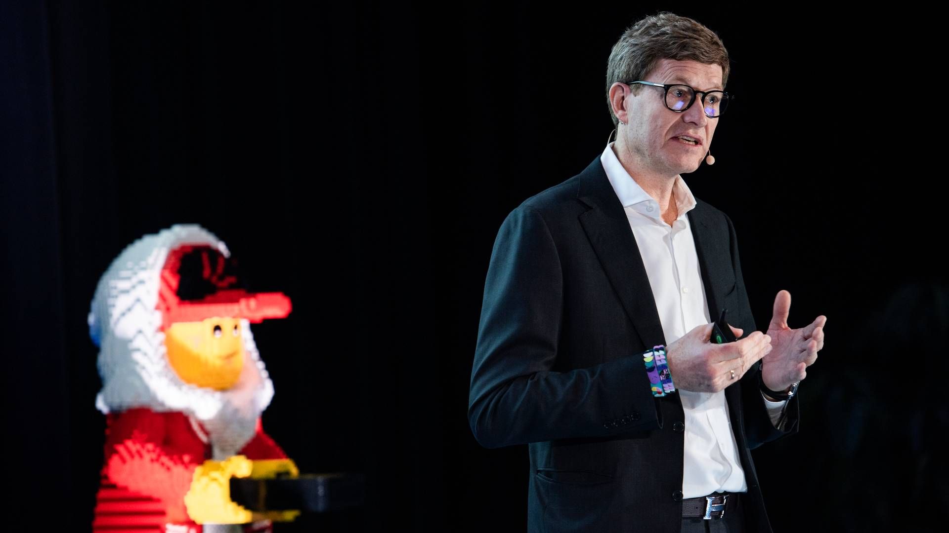 Topchef Niels B. Christiansen præsenterer Legos regnskab for 2020. Siden da er det kun gået opad for legetøjskoncernen. | Foto: Mads Frost