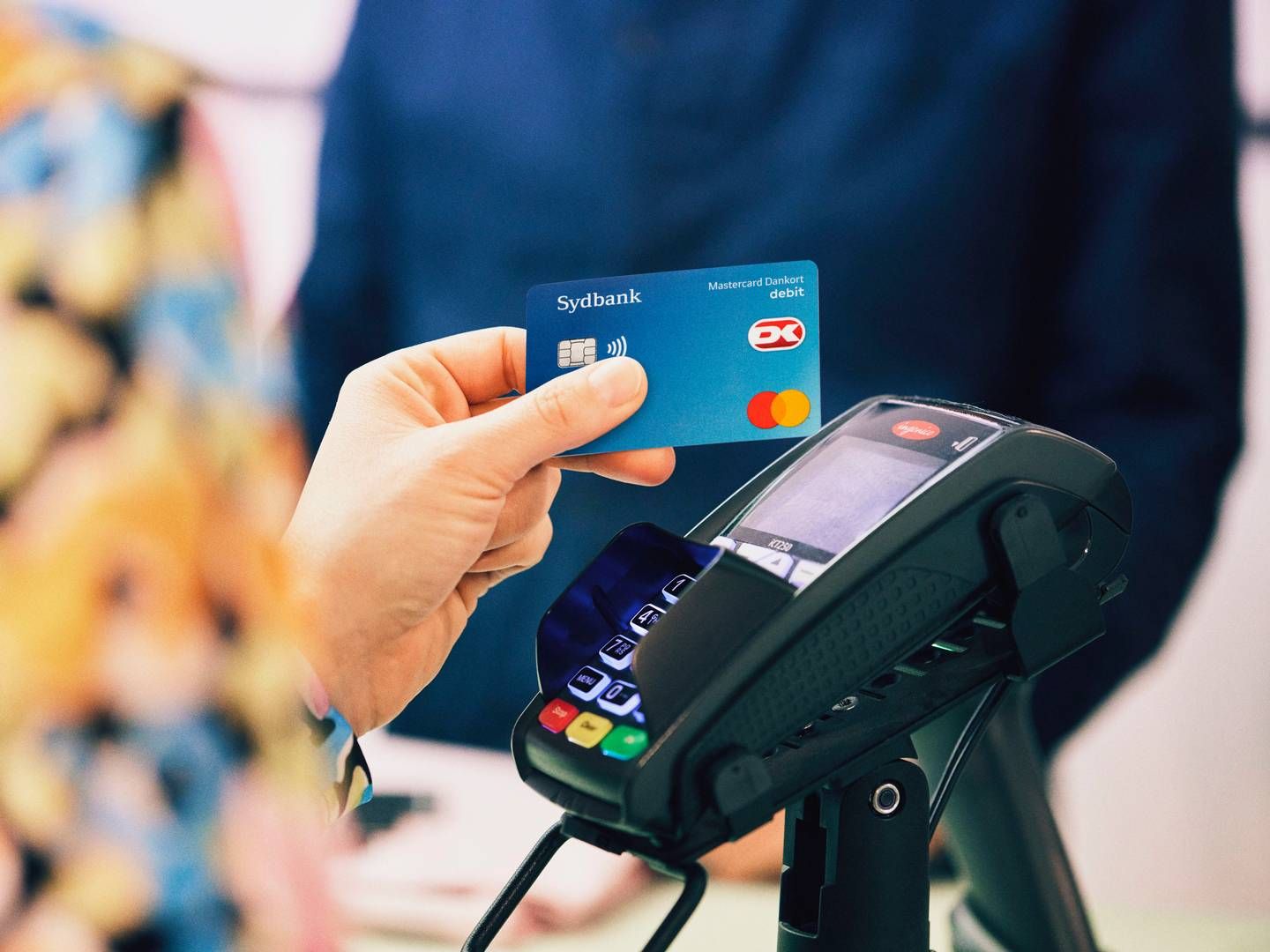 Det nye Mastercard Dankort har to kortnumre; et til Mastercard og et andet til Dankort. Dermed kan kunder selv vælge, om de vil betale med det ene eller andet, når de handler på nettet. | Foto: Pr / Sydbank