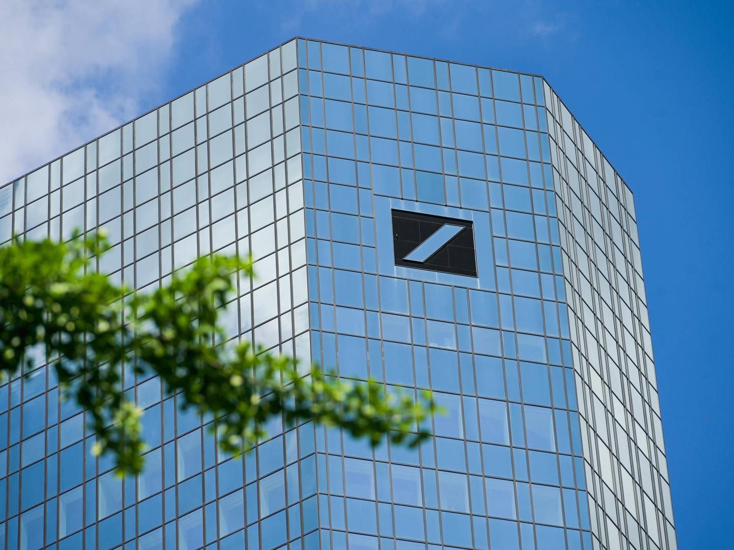 Hochhaus der Deutschen Bank in Frankfurt | Foto: picture alliance / imageBROKER | Schoening
